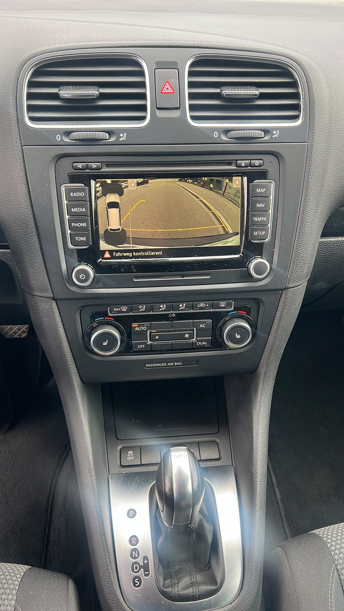 VW Golf Variant 1.4 TSI Team DSG-image-9