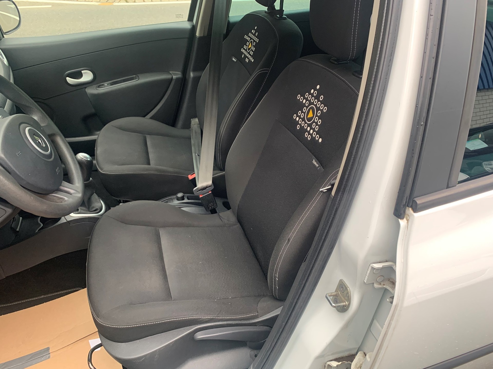 RENAULT Clio 1.2 16V Turbo Night&Day-image-10