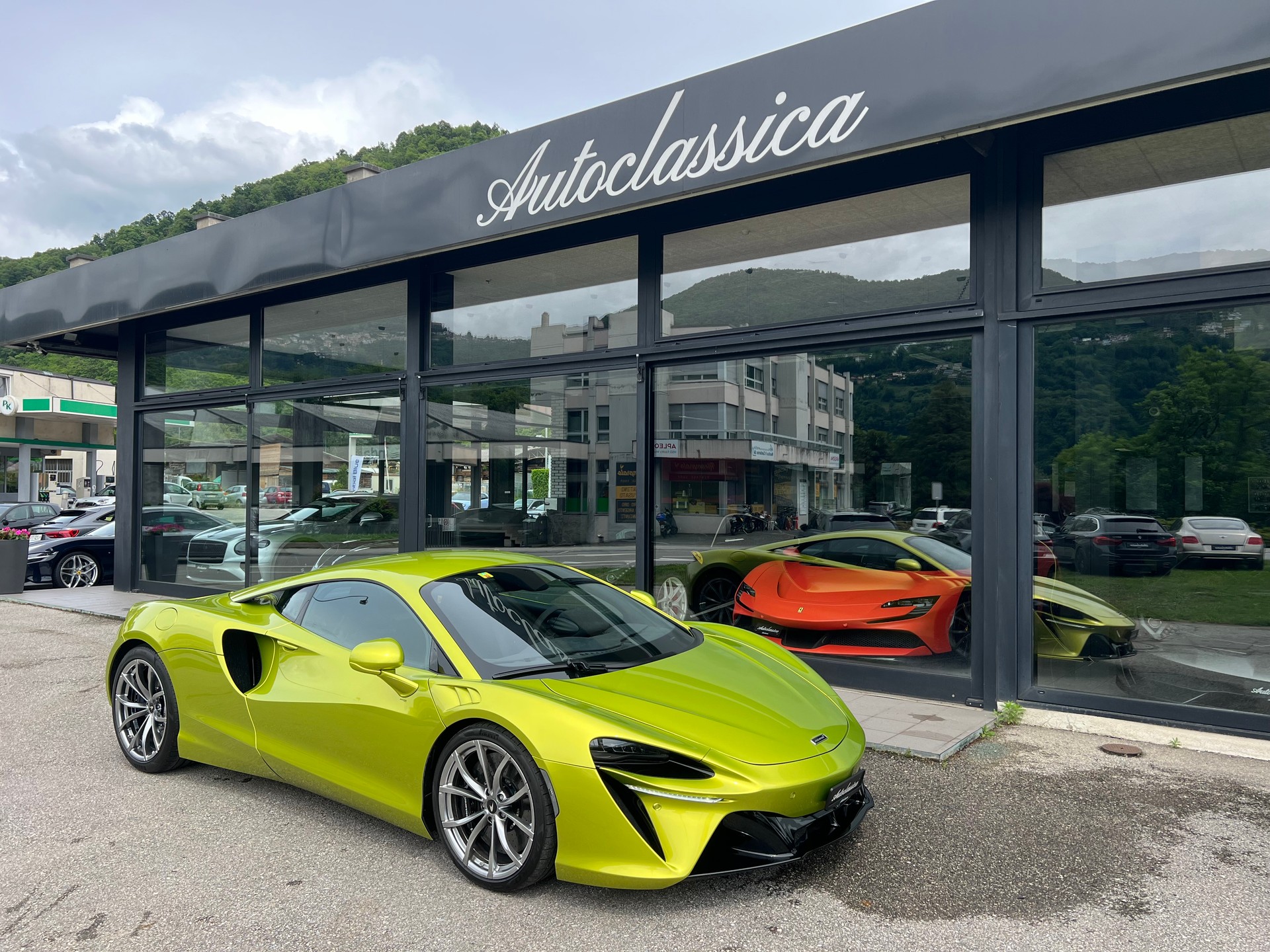 McLAREN ARTURA 3.0 V6-image-4