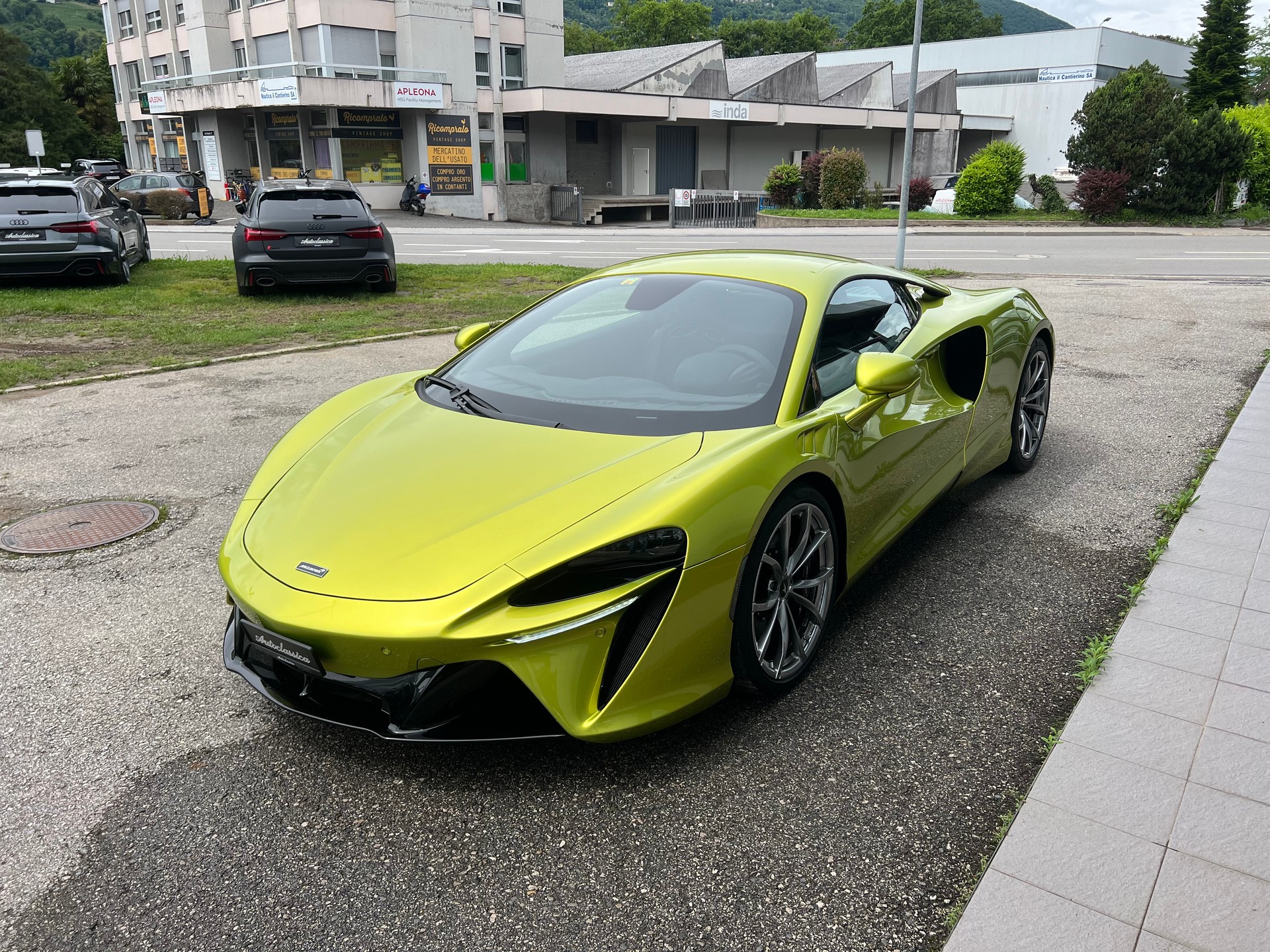 McLAREN ARTURA 3.0 V6-image-5