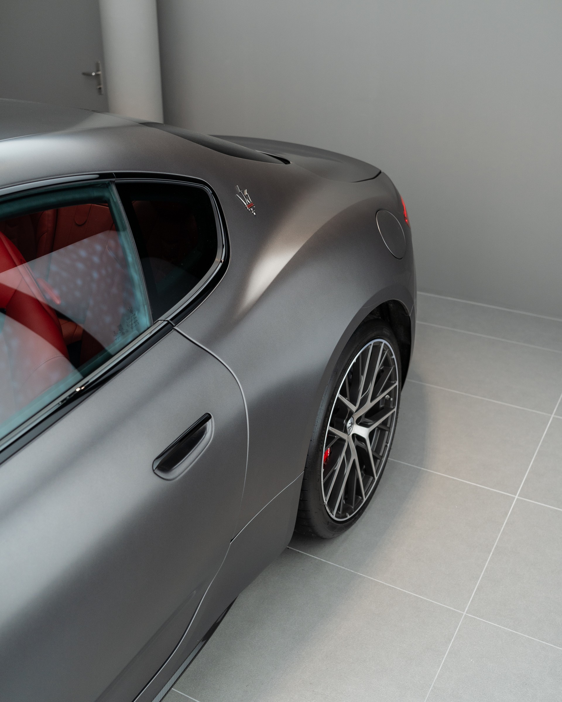 MASERATI GranTurismo Trofeo Automatica - Grigio Maratea Matte-image-4