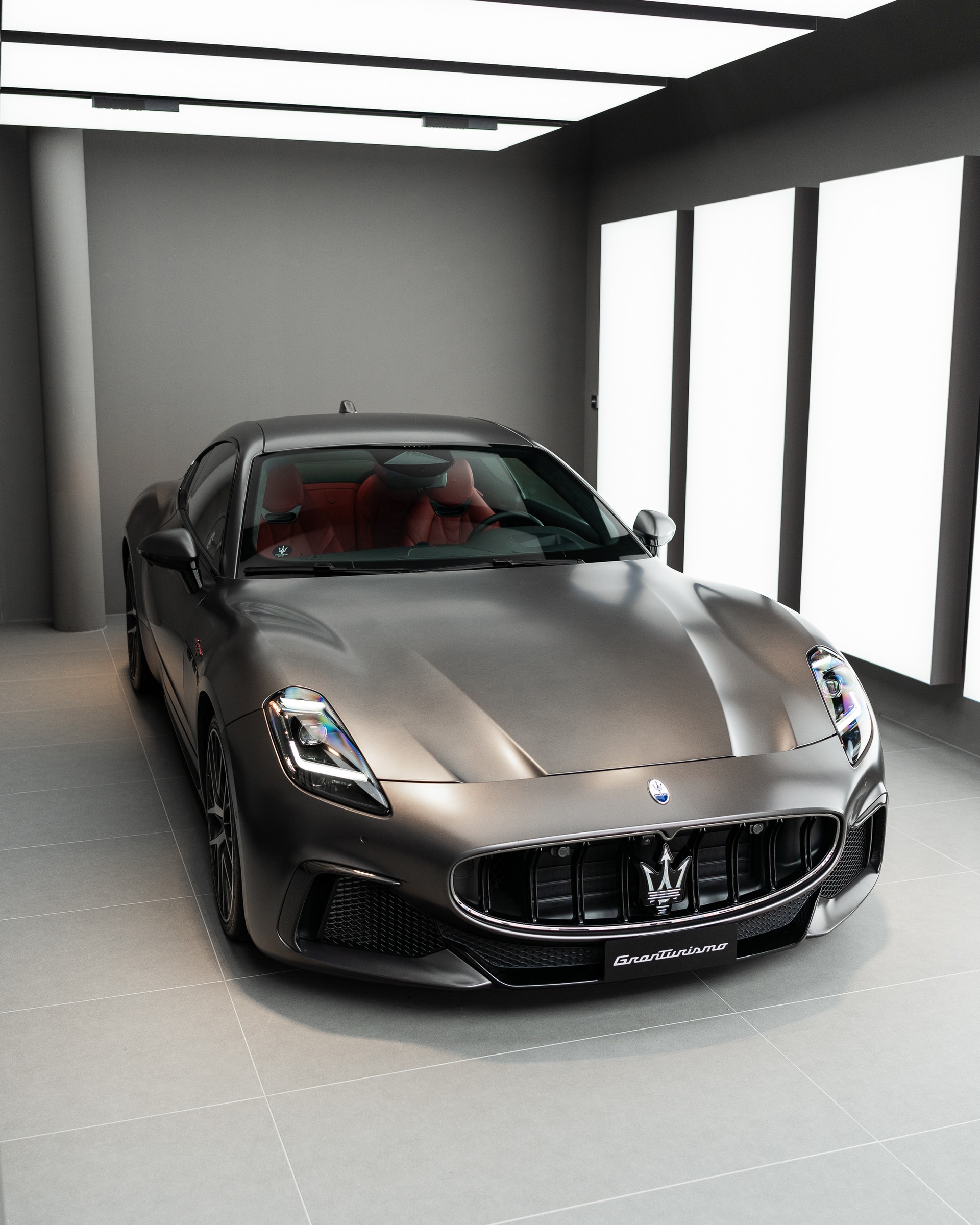 MASERATI GranTurismo Trofeo Automatica - Grigio Maratea Matte-image-1