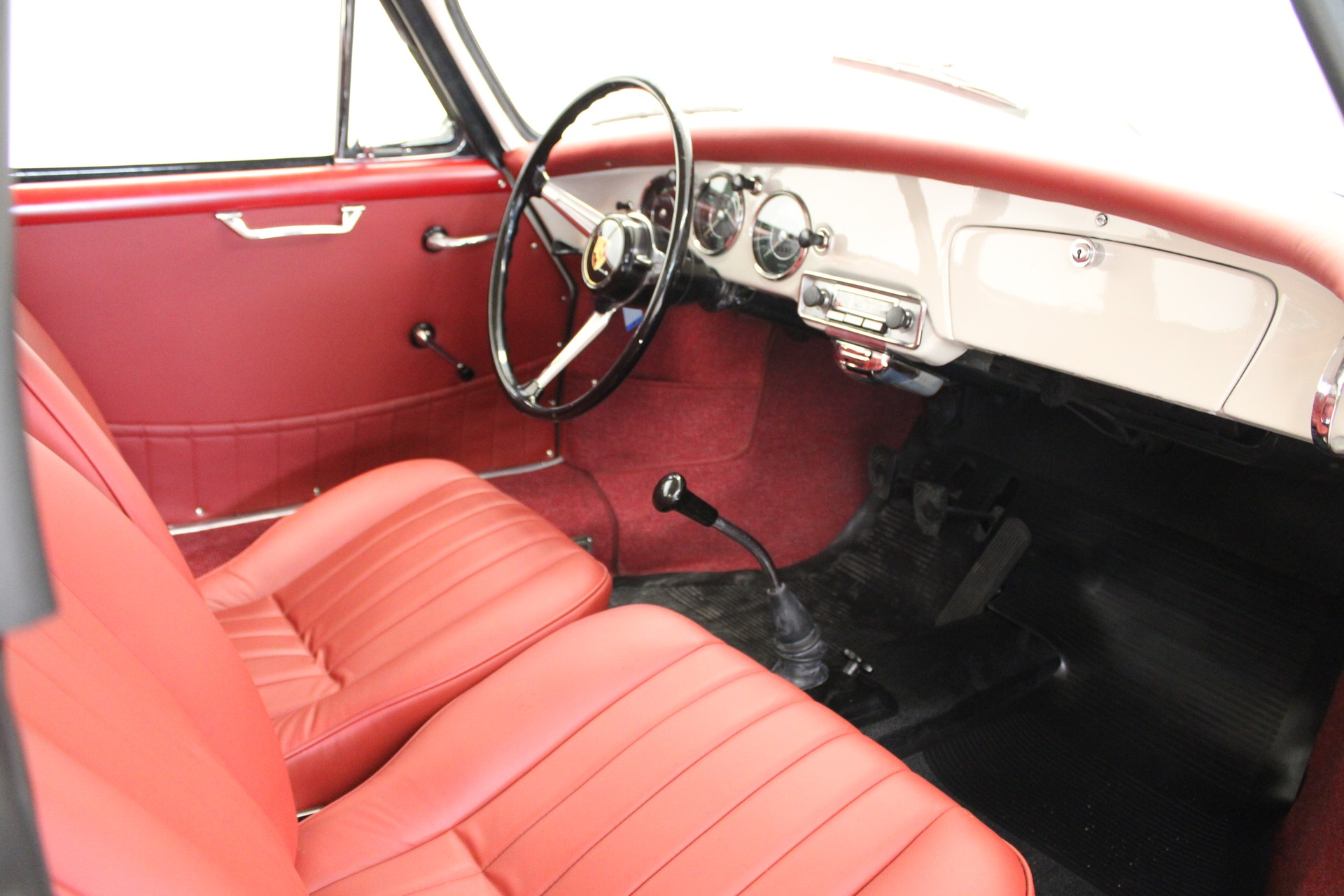PORSCHE 356 B 1600 Super-image-5