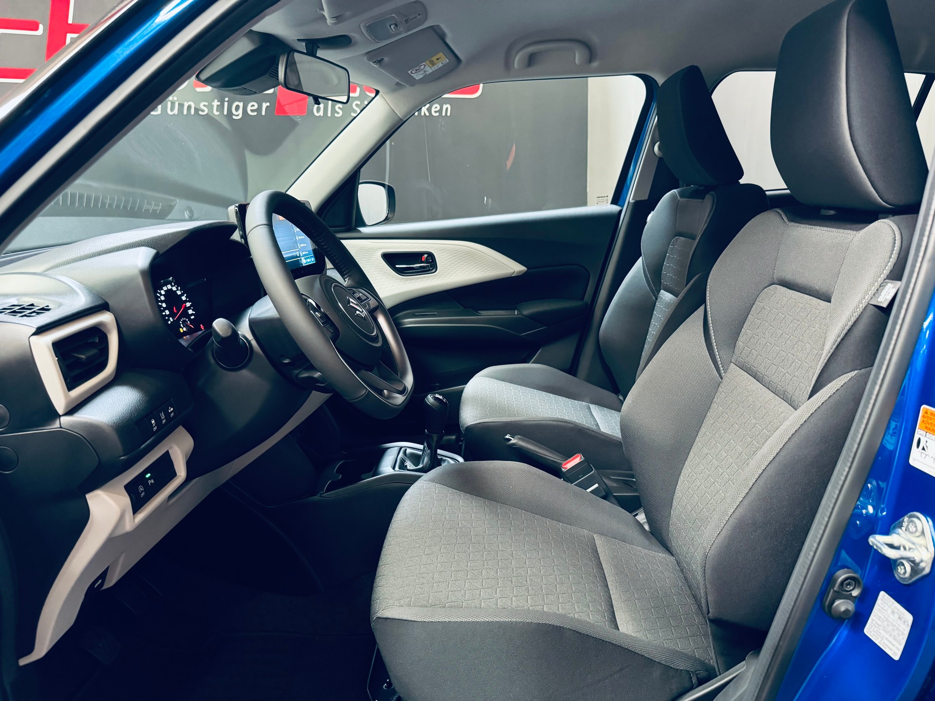 SUZUKI Swift 1.2 Compact+ Hybrid 4x4-image-11