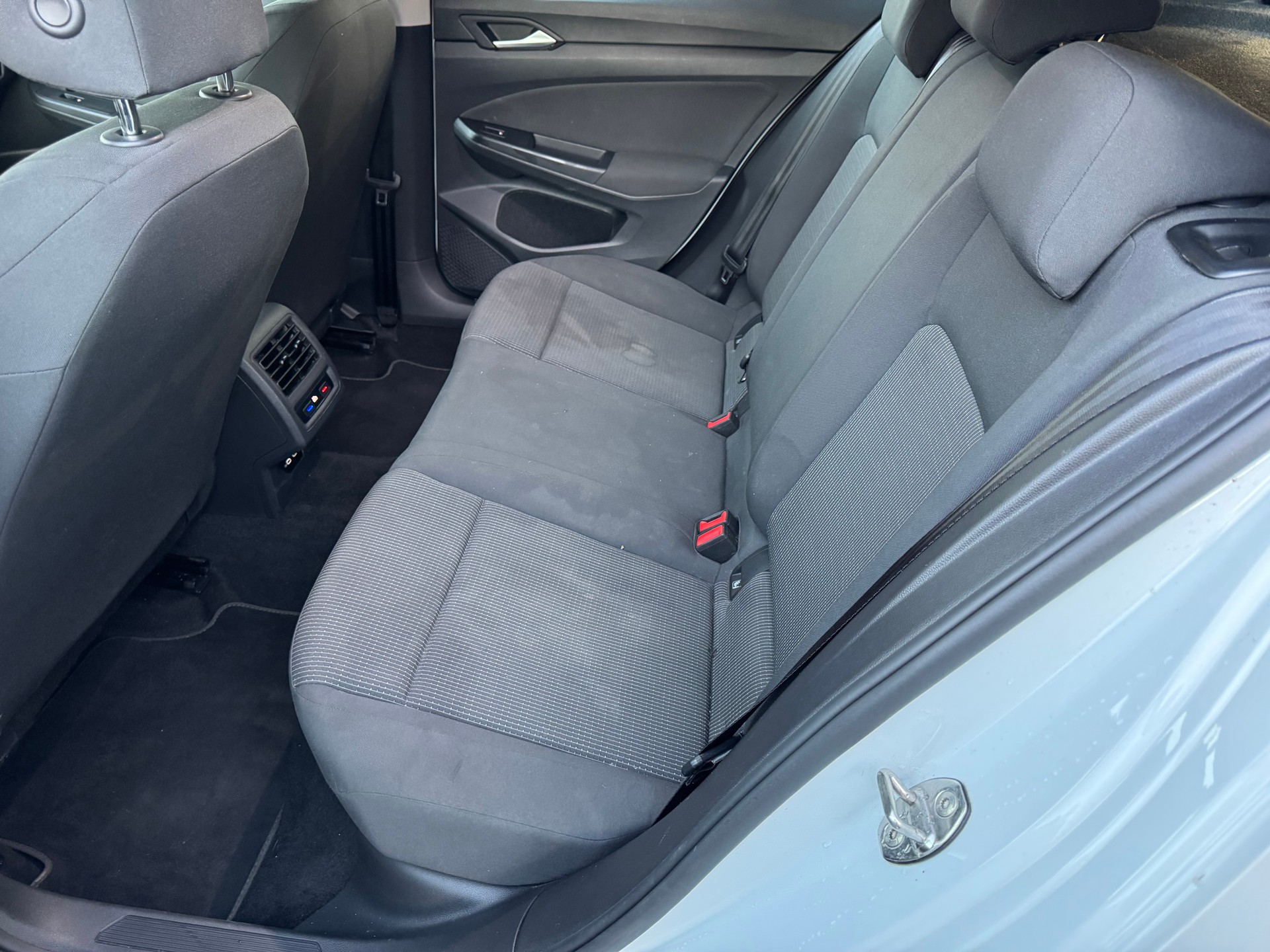 VW Golf 1.0 TSI Value-image-14