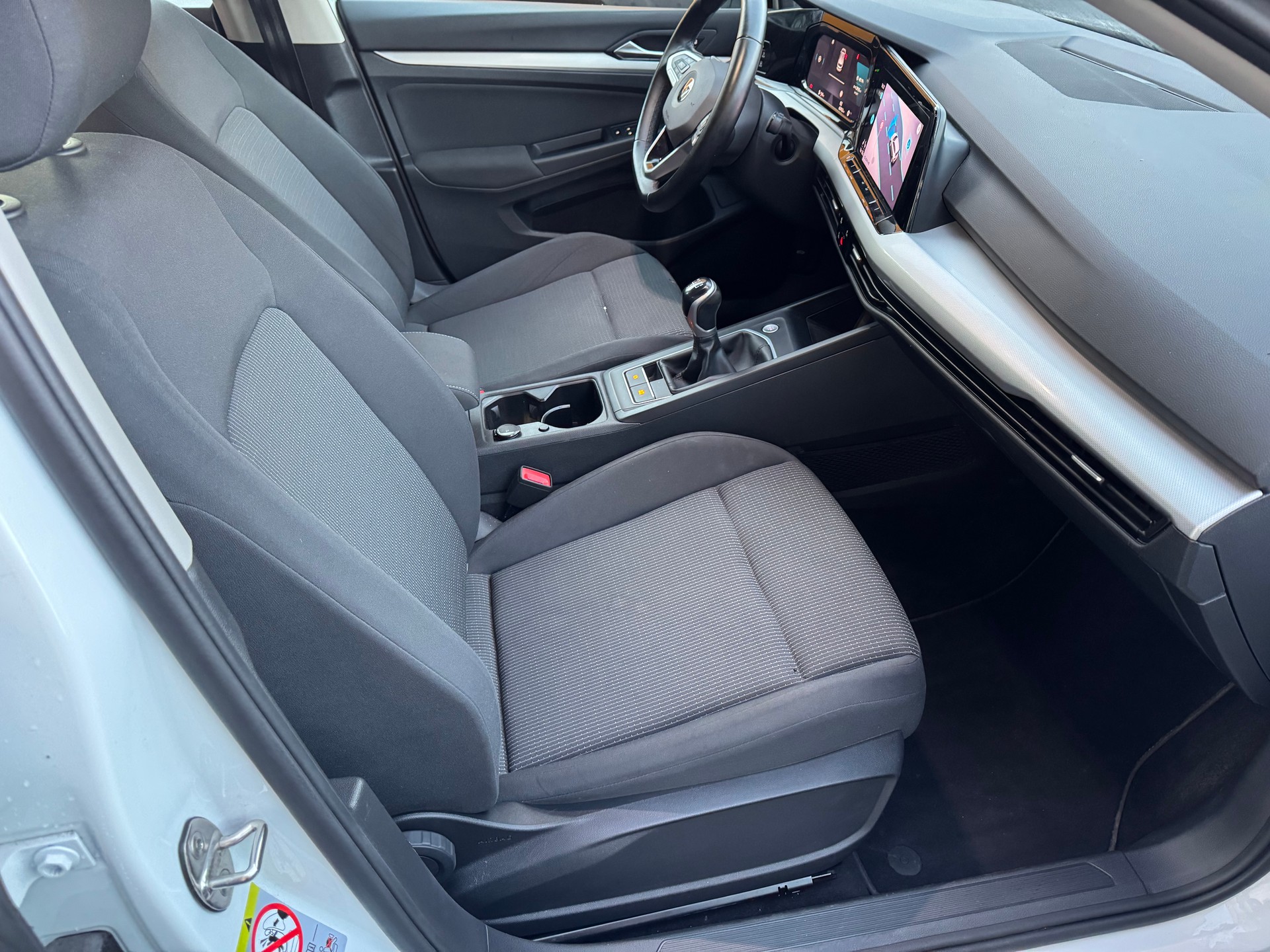 VW Golf 1.0 TSI Value-image-13