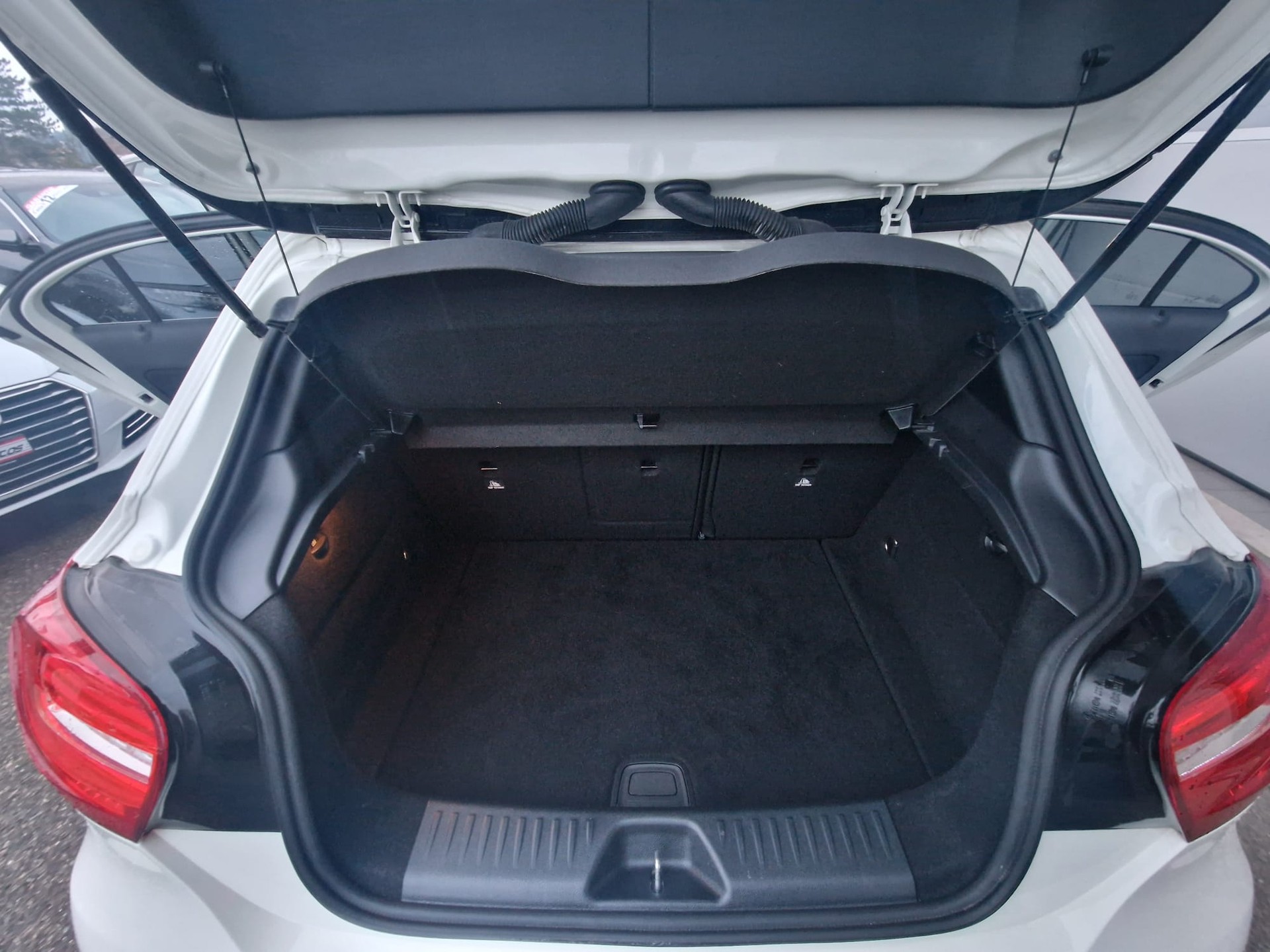 MERCEDES-BENZ A 45 AMG 4Matic Speedshift 7G-DCT-image-12