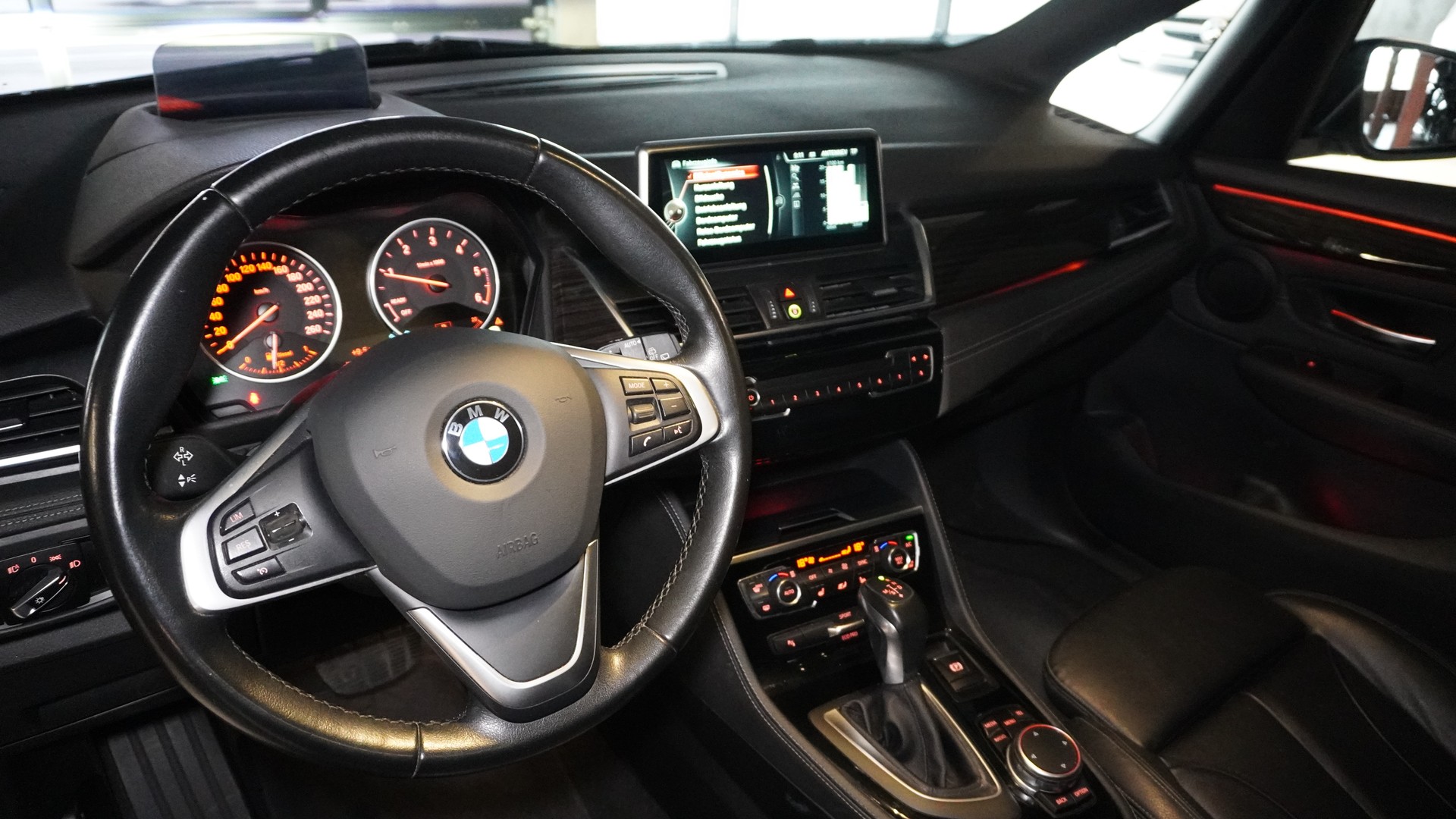 BMW 220d xDrive Active Tourer Steptronic-image-4