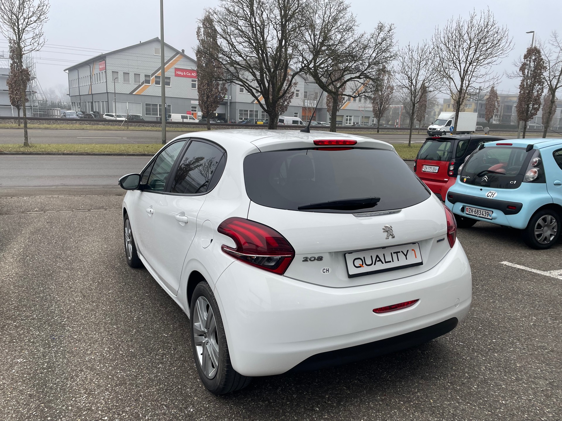 PEUGEOT 208 1.2 PureTech Style EAT6-image-3