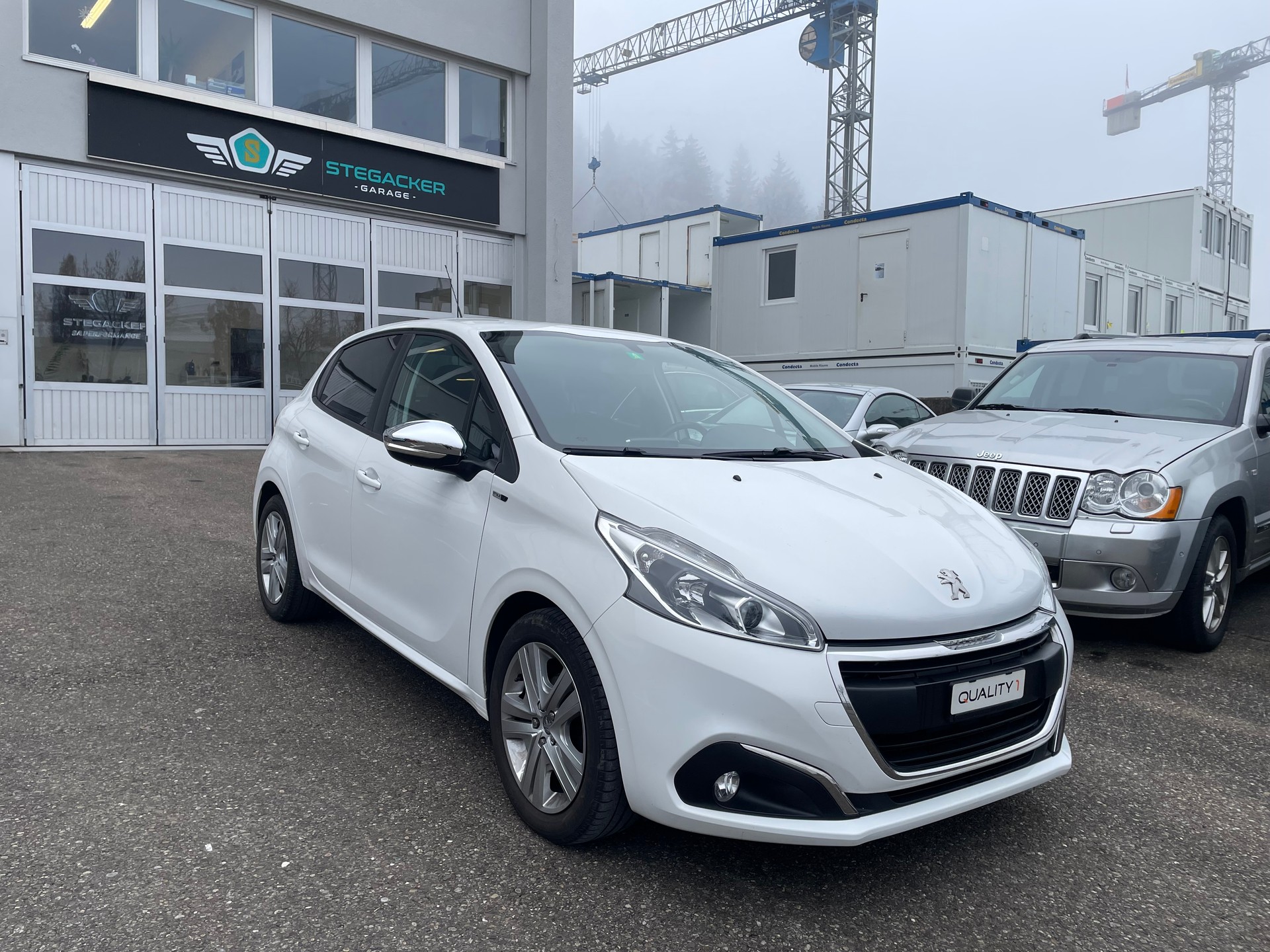 PEUGEOT 208 1.2 PureTech Style EAT6-image-0