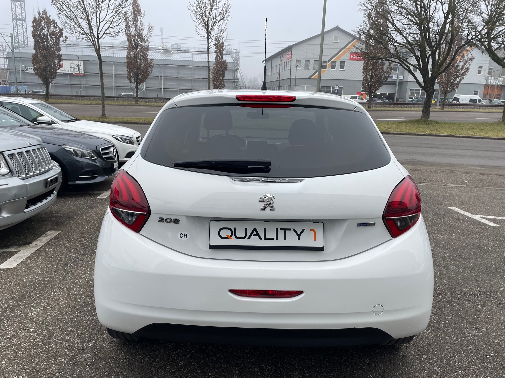 PEUGEOT 208 1.2 PureTech Style EAT6-image-2