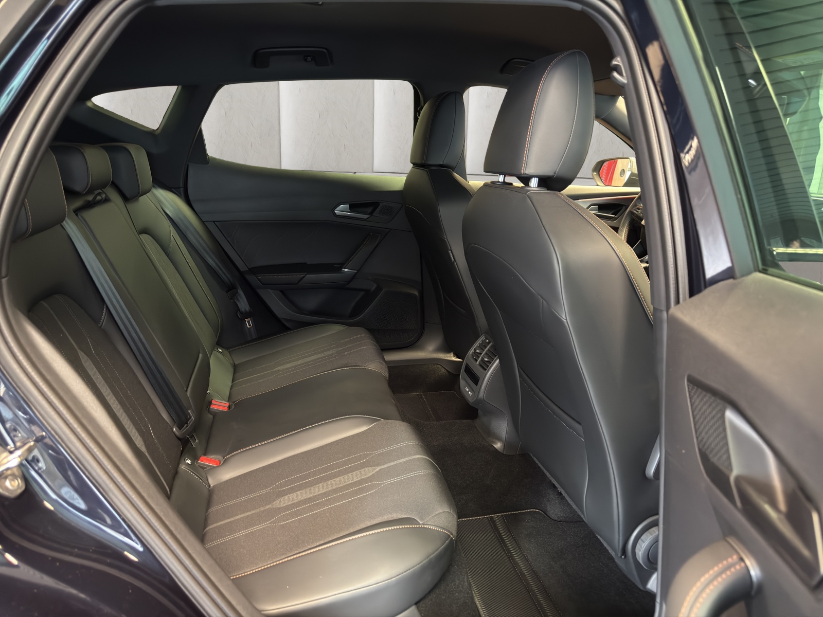 CUPRA Formentor 1.4 e-HYBRID pHEV Inicio DSG-image-9