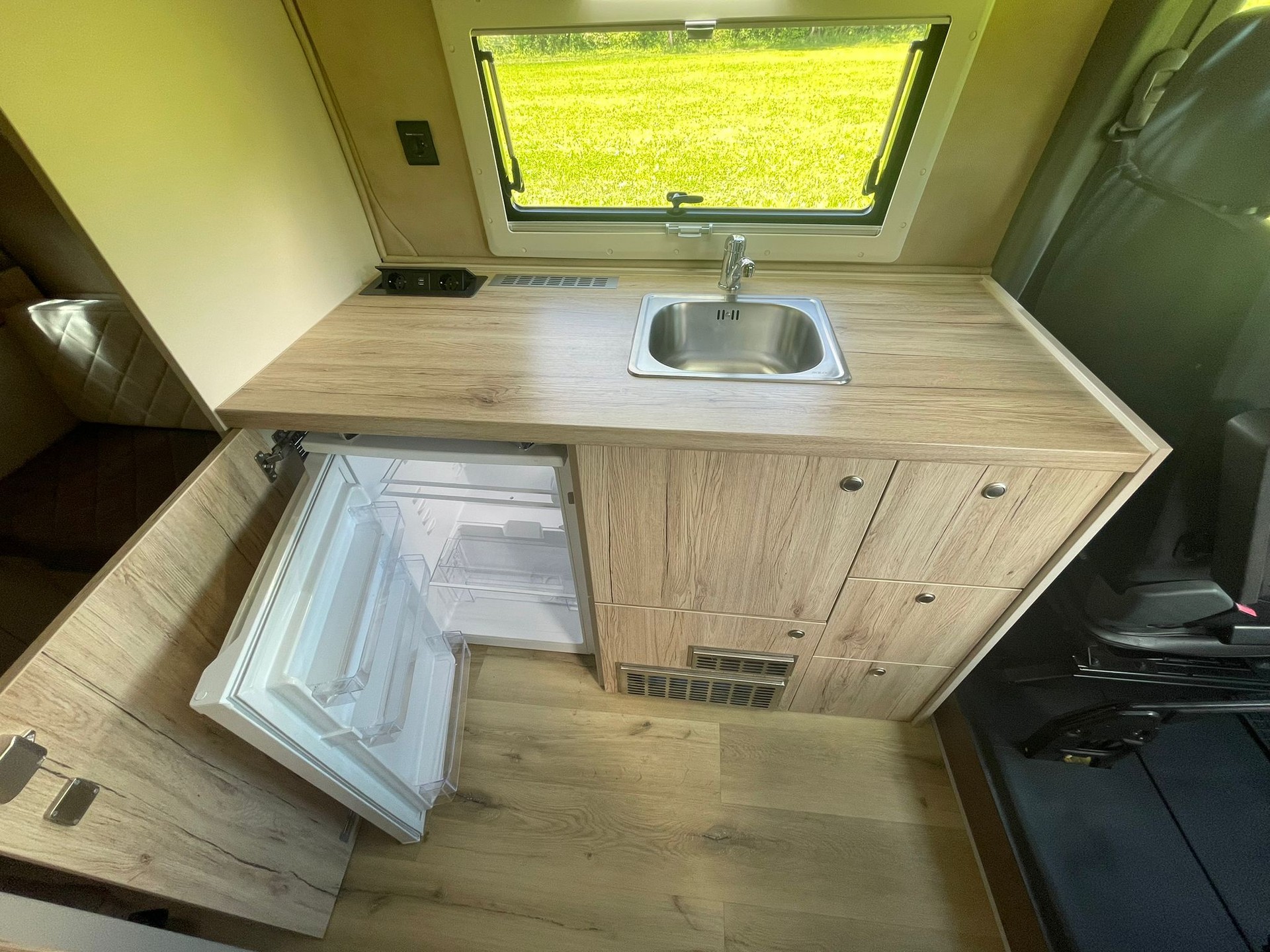 RENAULT Camper-image-8