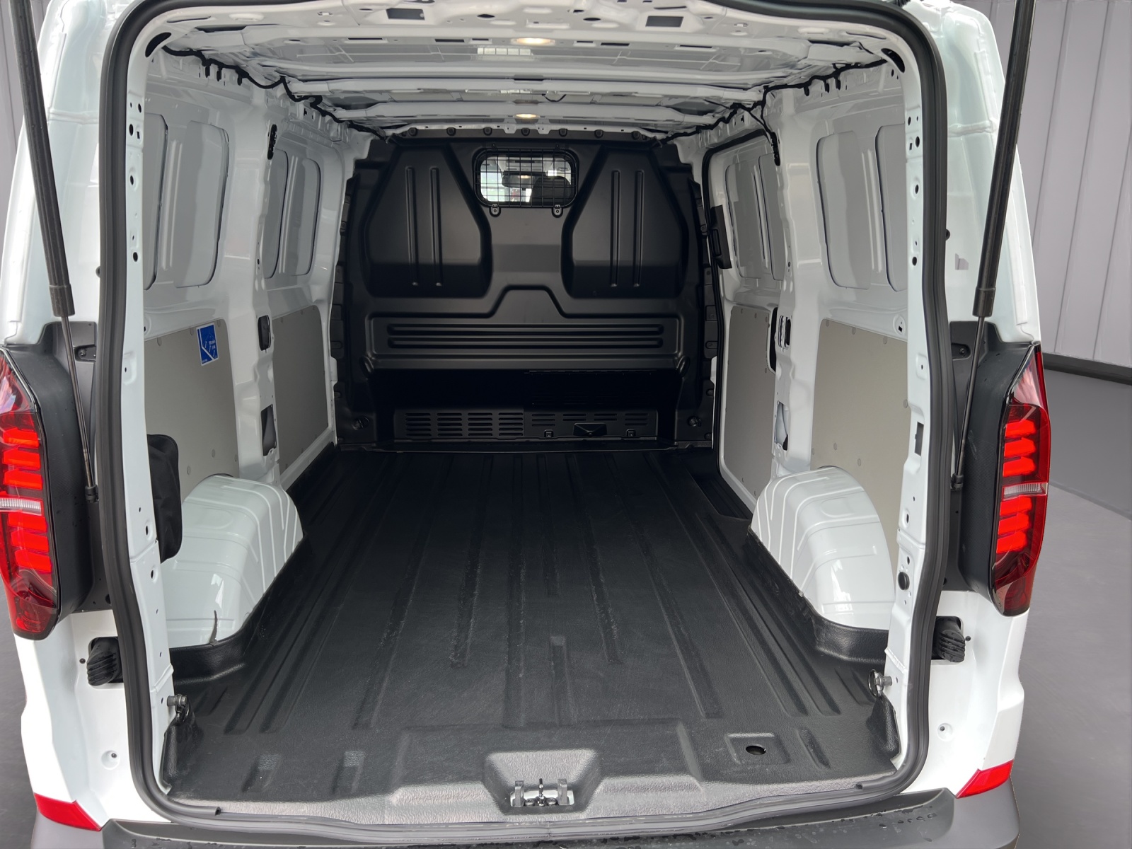 VW e-Transporter 70 kWh-image-13