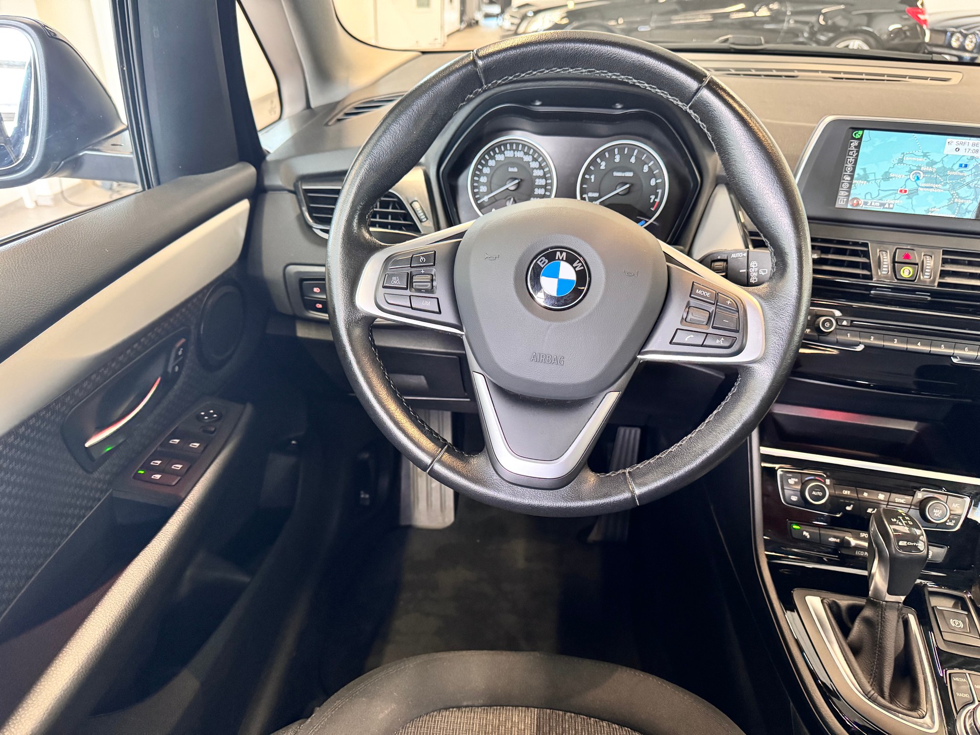 BMW 225xe iPerformance Active Tourer Steptronic-image-13