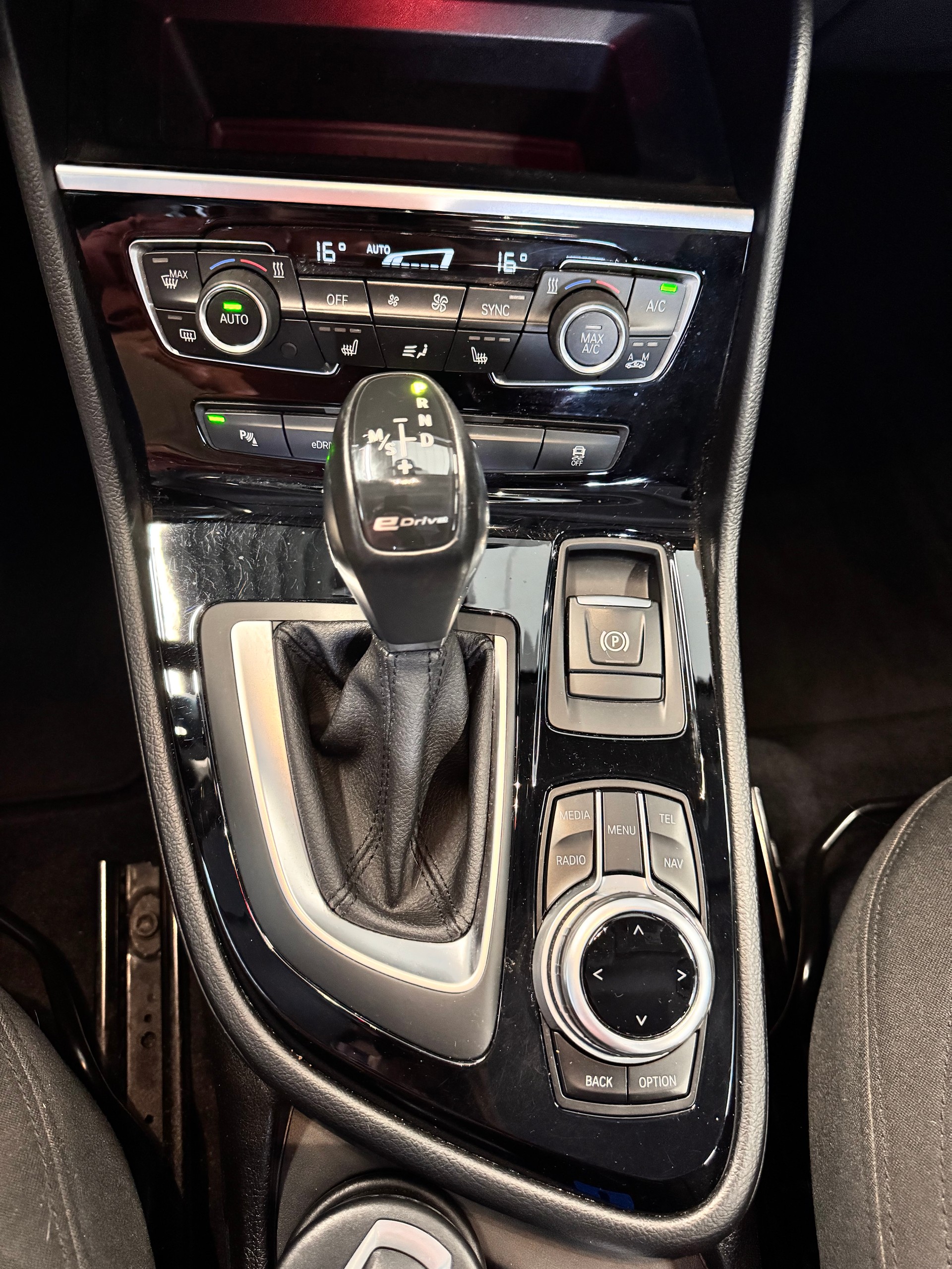 BMW 225xe iPerformance Active Tourer Steptronic-image-16
