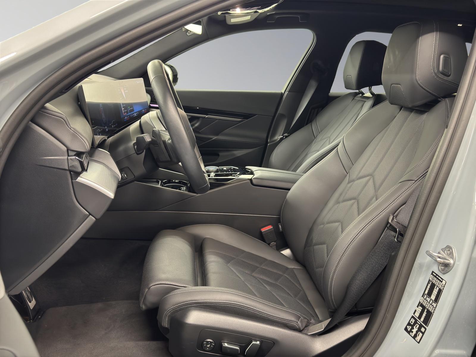 BMW 520d xDrive Touring MSport-image-10