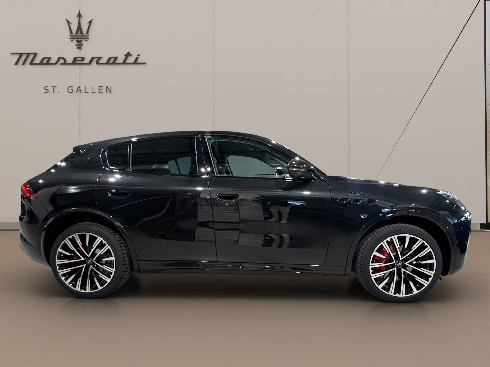 MASERATI Grecale 2.0 Hybrid Modena-image-3