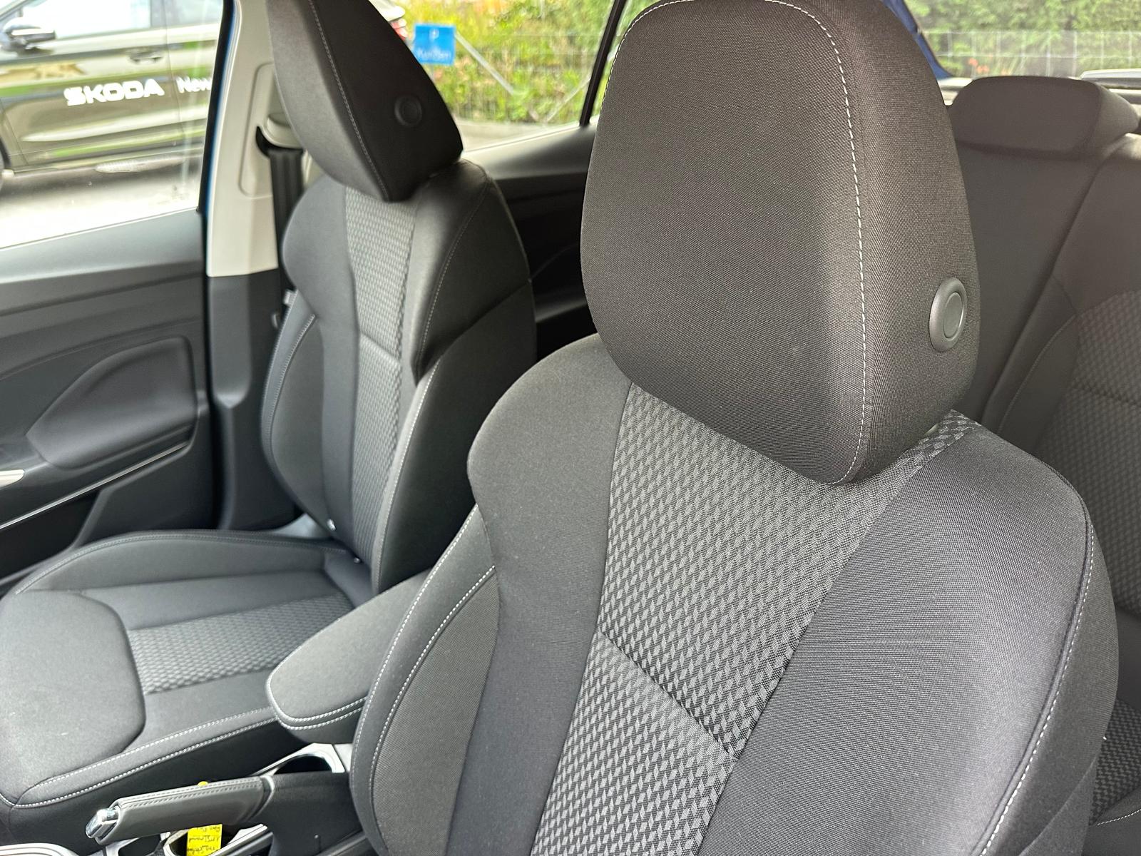 SKODA Fabia 1.0 TSI Selection-image-10