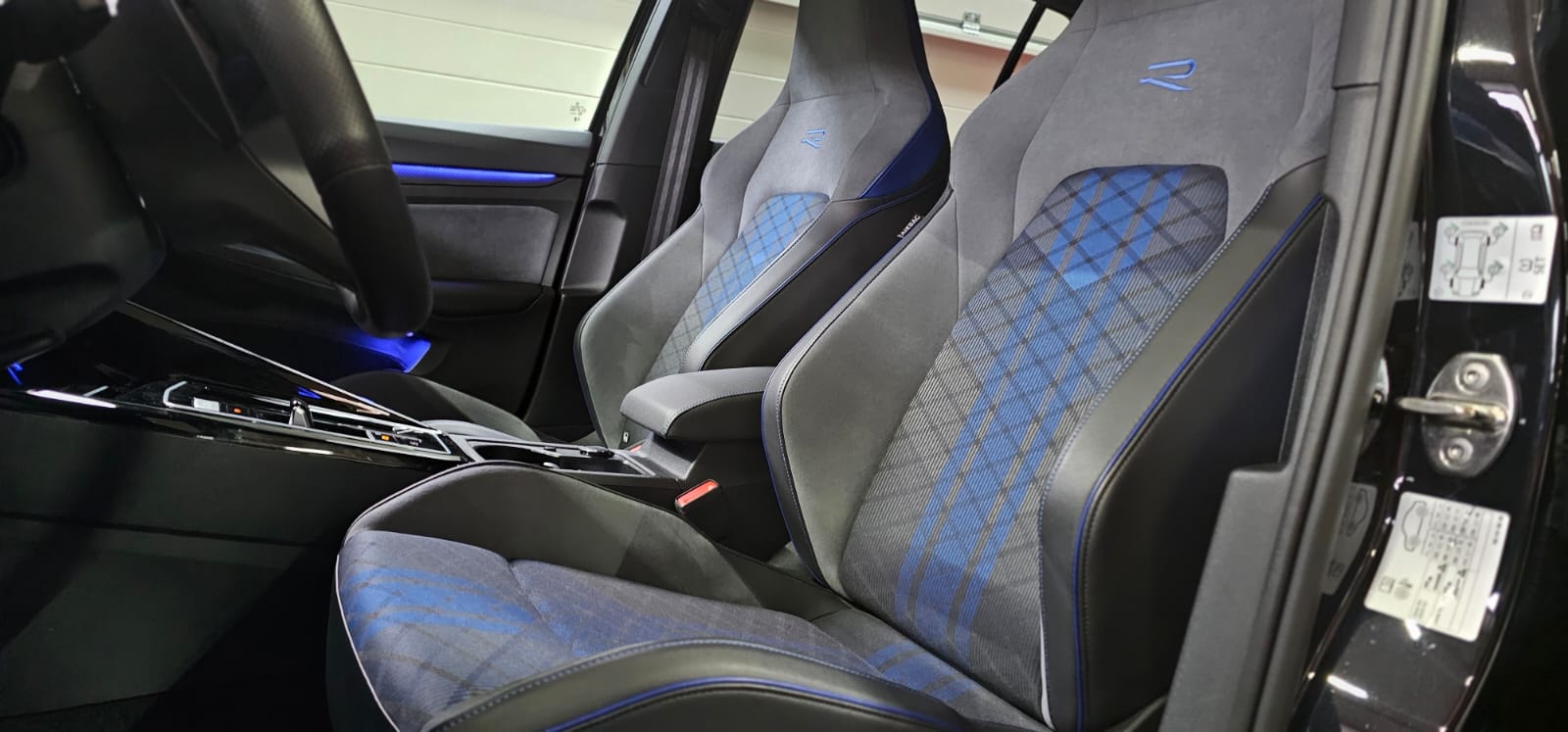 VW Golf 2.0 TSI R DSG 4Motion R ***333 PS Performance***-image-9