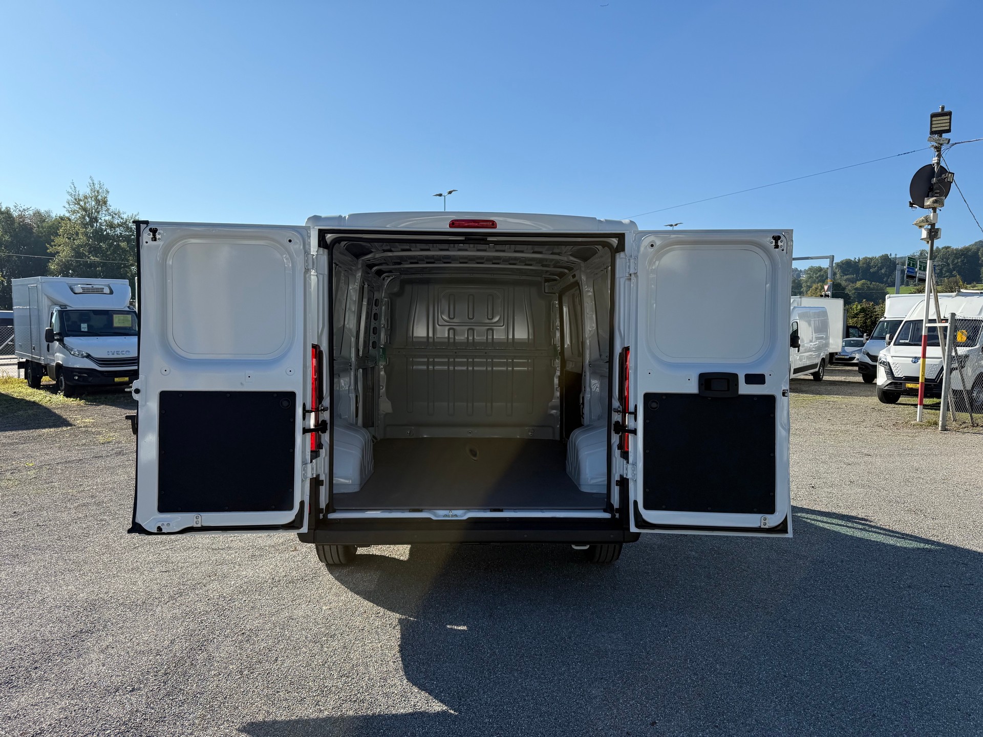 CITROEN Jumper 2.2 BlueHDI L2H1-image-1