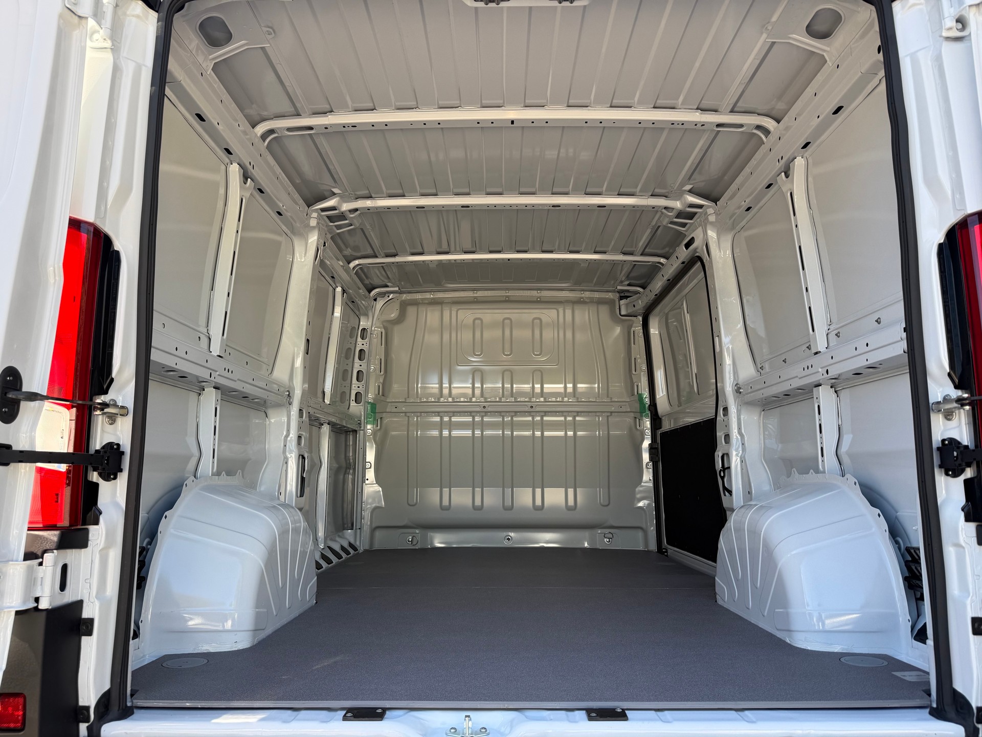 CITROEN Jumper 2.2 BlueHDI L2H1-image-8