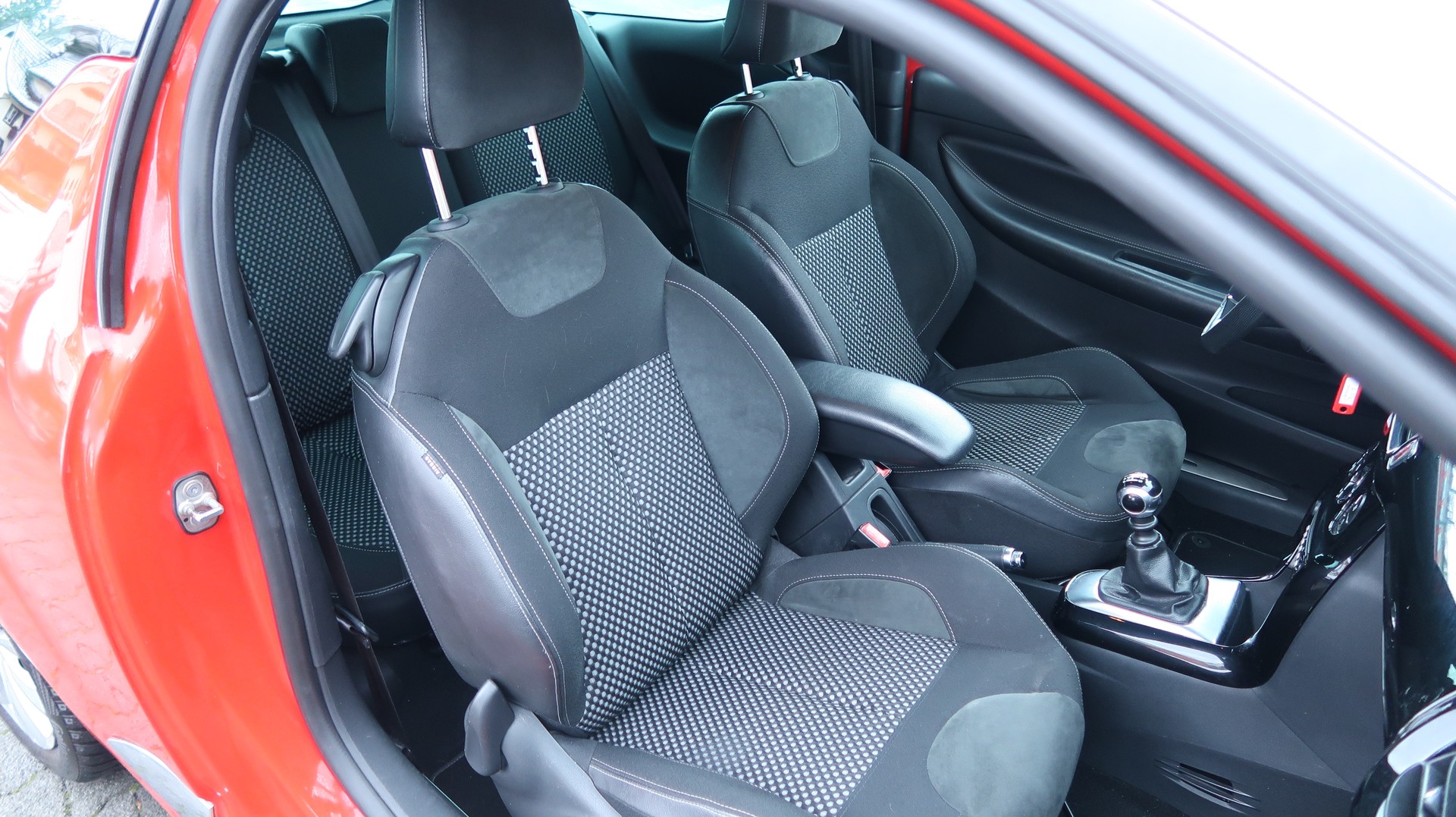 DS AUTOMOBILES DS3 1.6 16V HDi Sport Chic-image-11