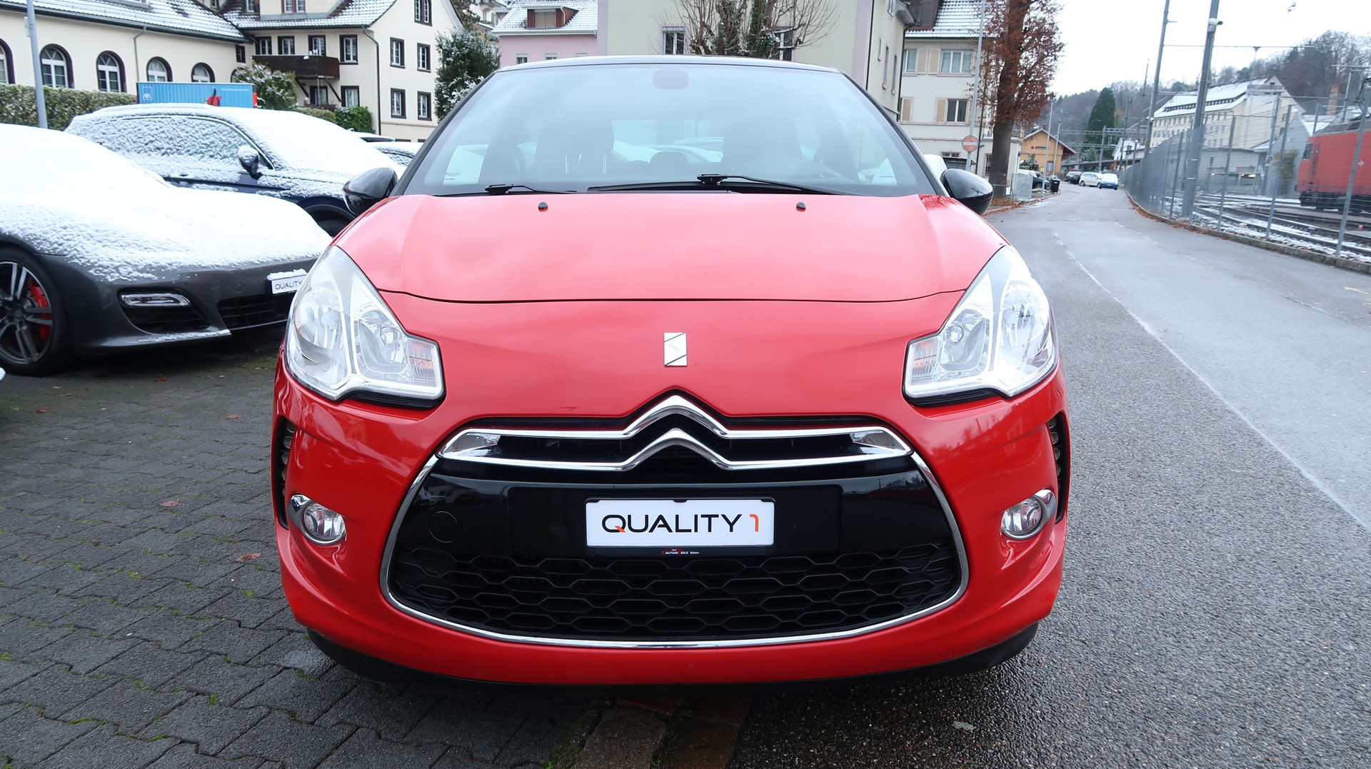 DS AUTOMOBILES DS3 1.6 16V HDi Sport Chic-image-1