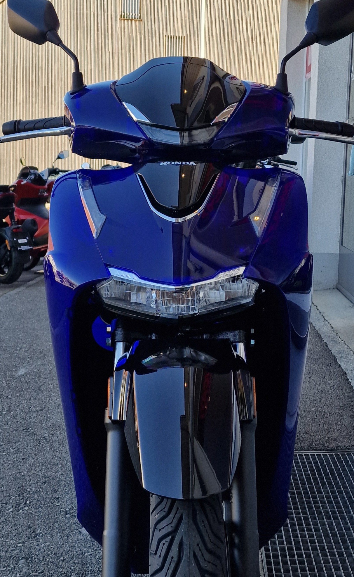 HONDA SH 125i - TFT Konnektivität 2026-showroom-element-1