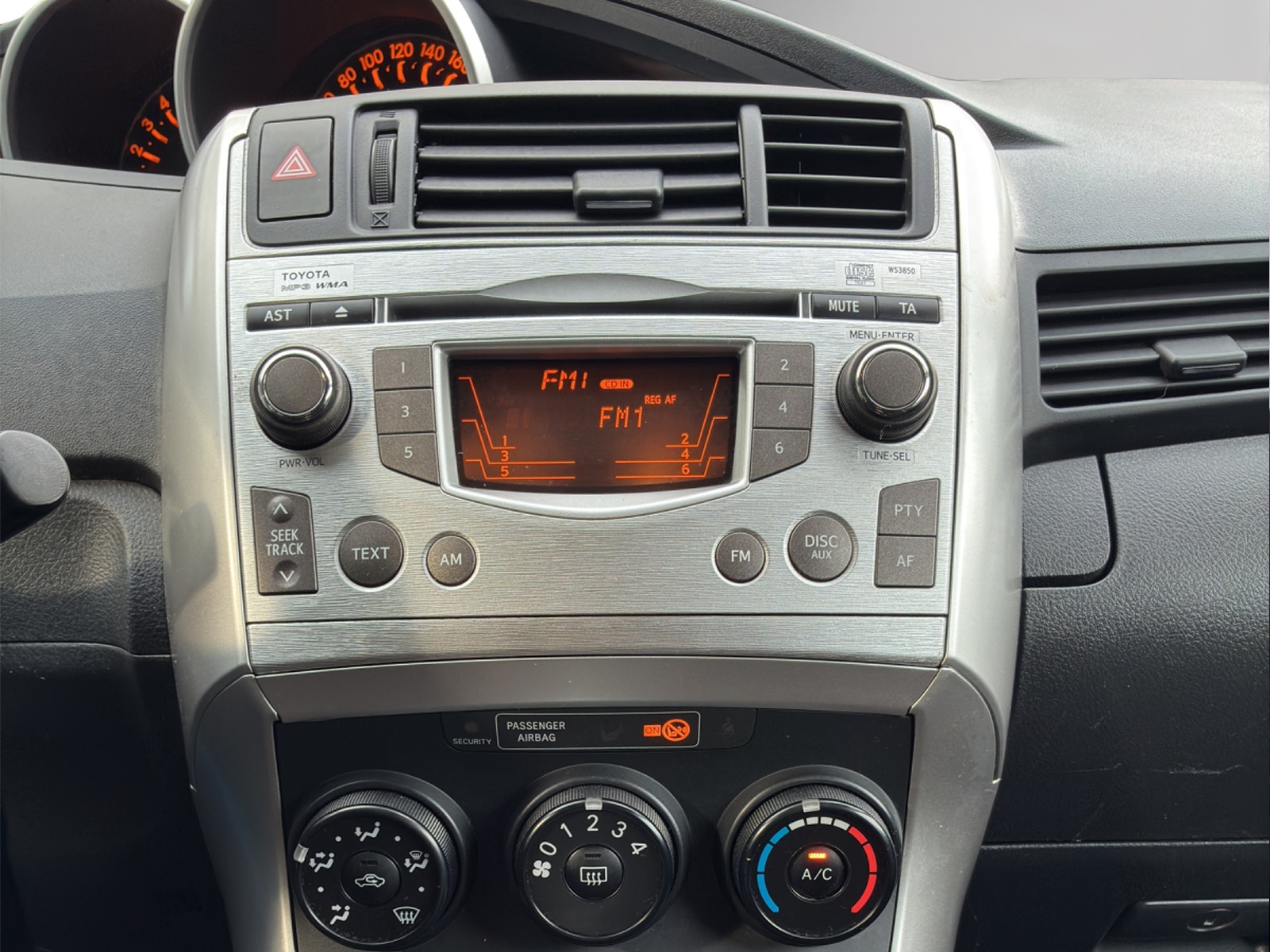 TOYOTA Verso 1.8 Linea Luna-image-10