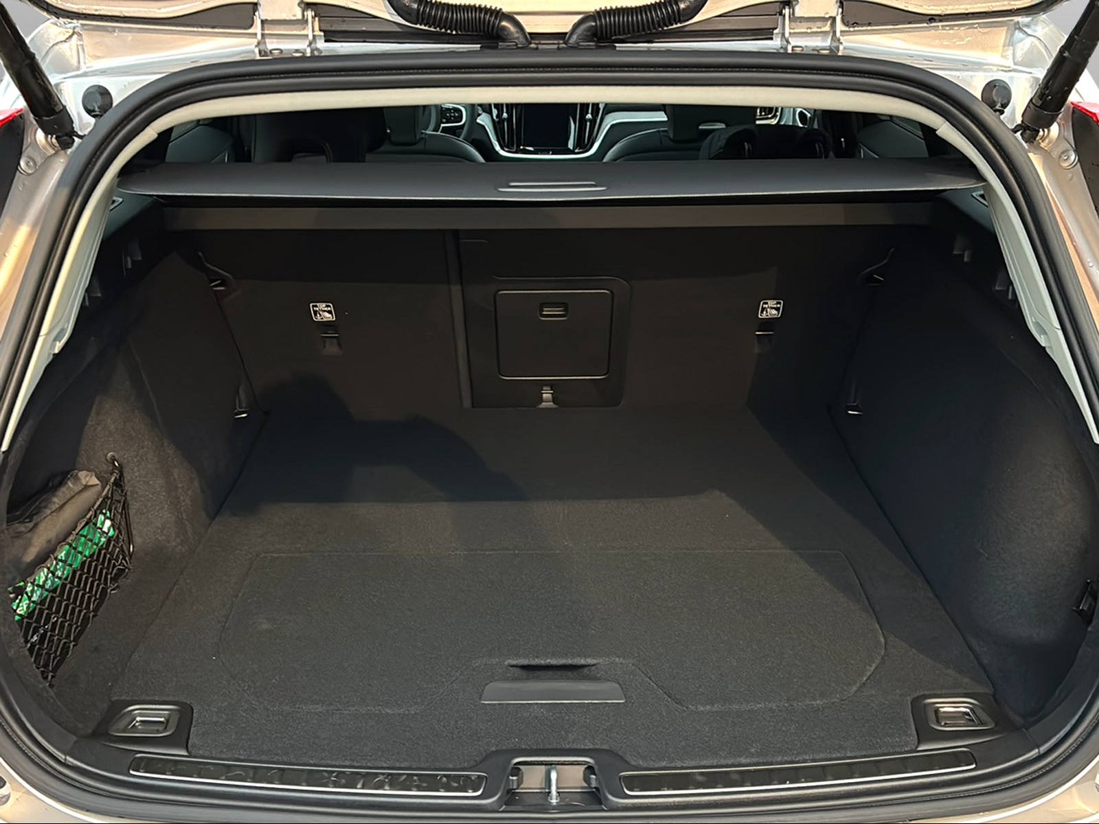 VOLVO V60 B4 Benzin Mild Hybrid Ultra Dark DCT-image-5