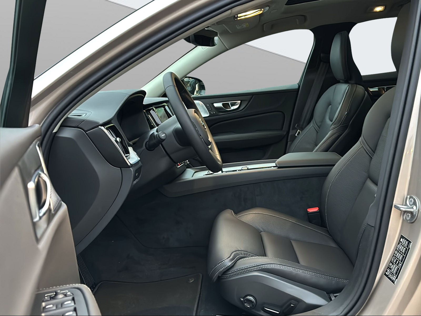 VOLVO V60 B4 Benzin Mild Hybrid Ultra Dark DCT-image-8