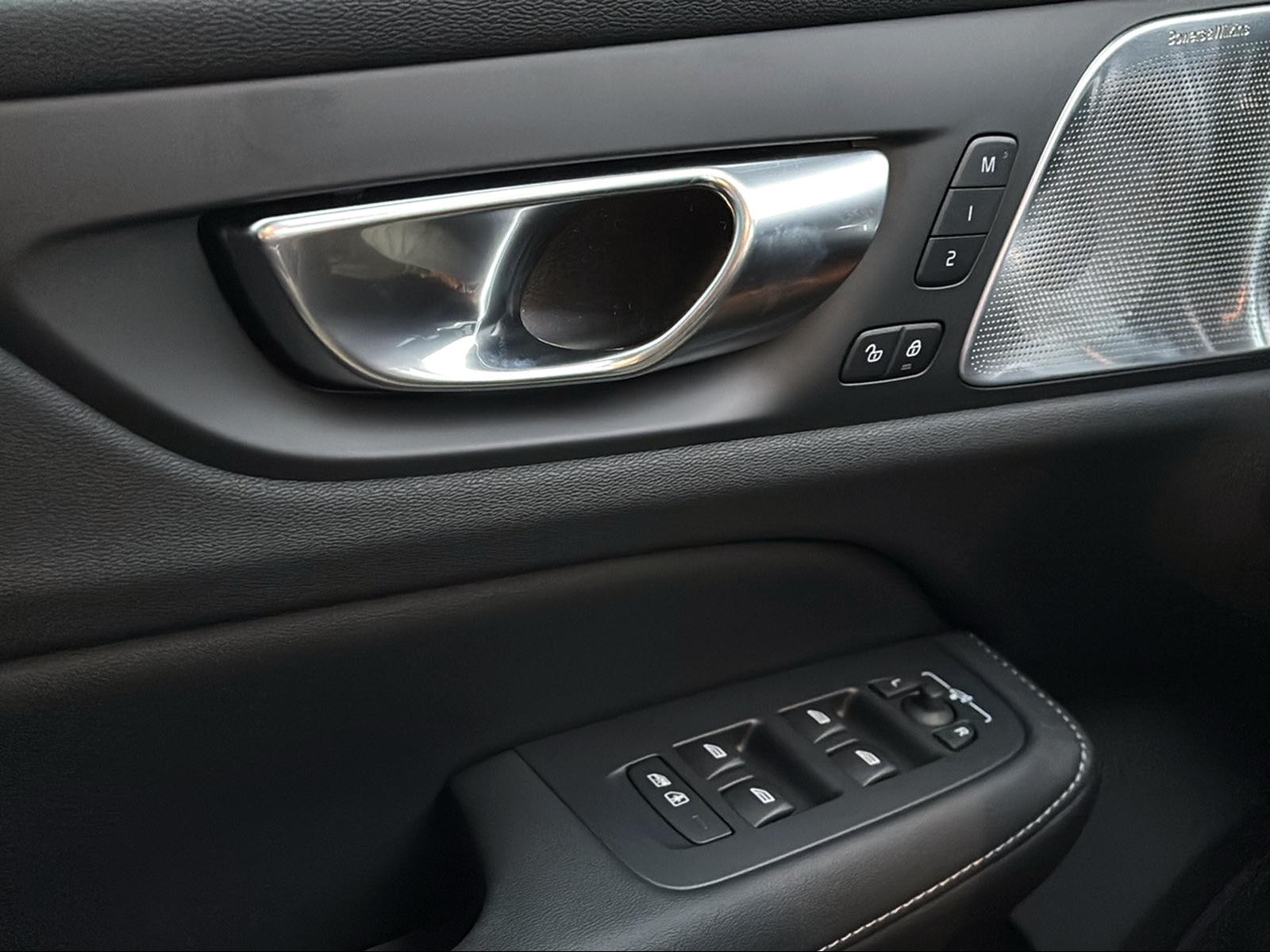 VOLVO V60 B4 Benzin Mild Hybrid Ultra Dark DCT-image-15