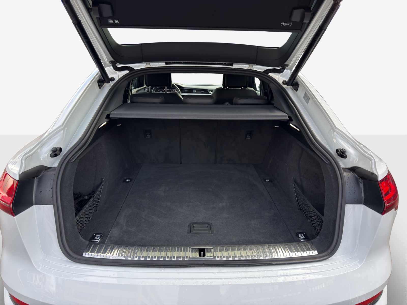 AUDI e-tron S Sportback quattro-image-13