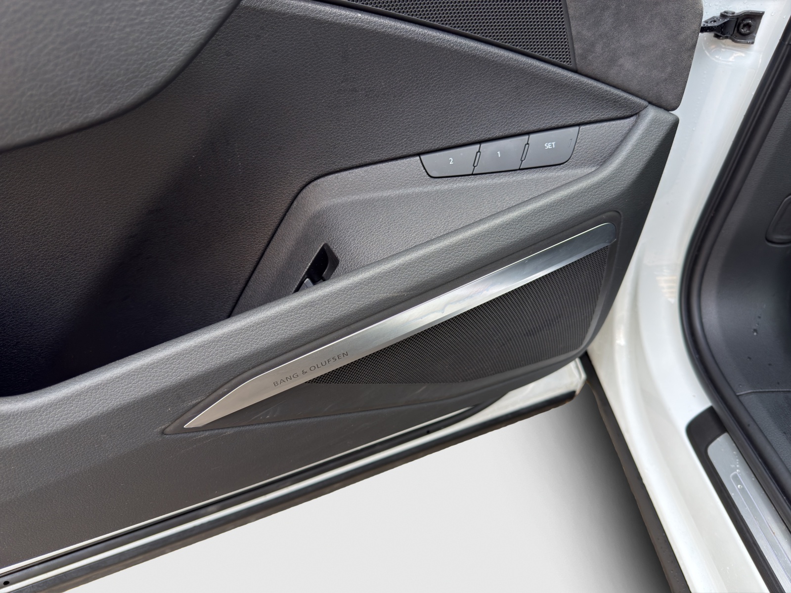 AUDI e-tron S Sportback quattro-image-15