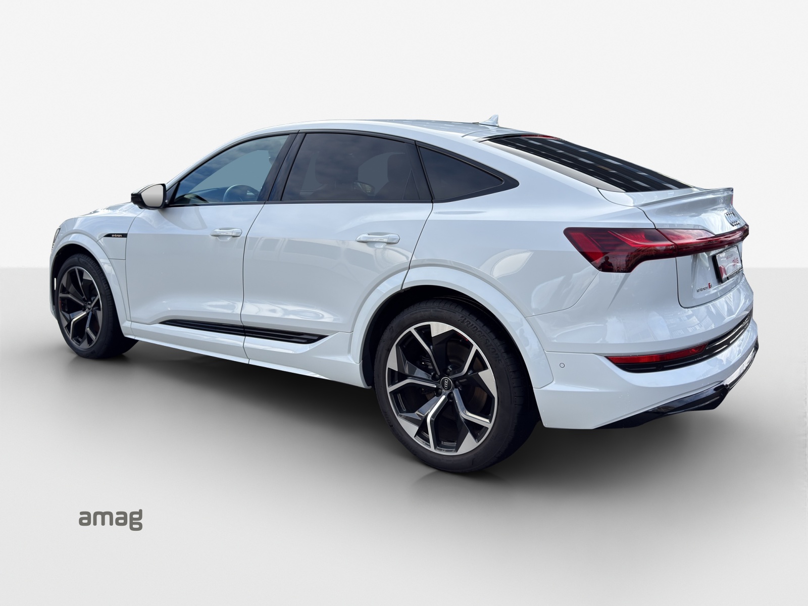 AUDI e-tron S Sportback quattro-image-2