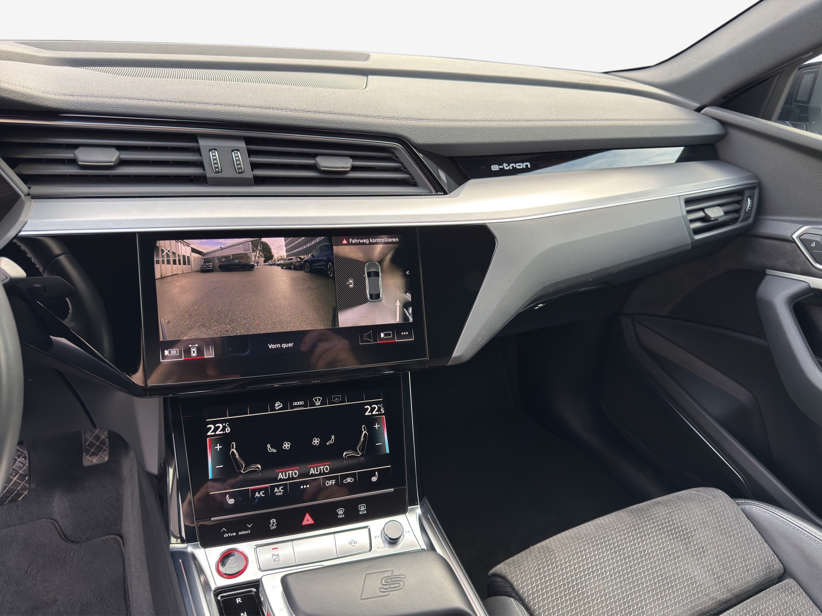 AUDI e-tron S Sportback quattro-image-11