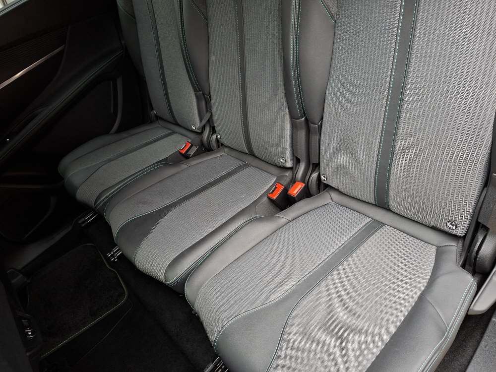 PEUGEOT 5008 1.5 BlueHDi Allure Pack-image-8