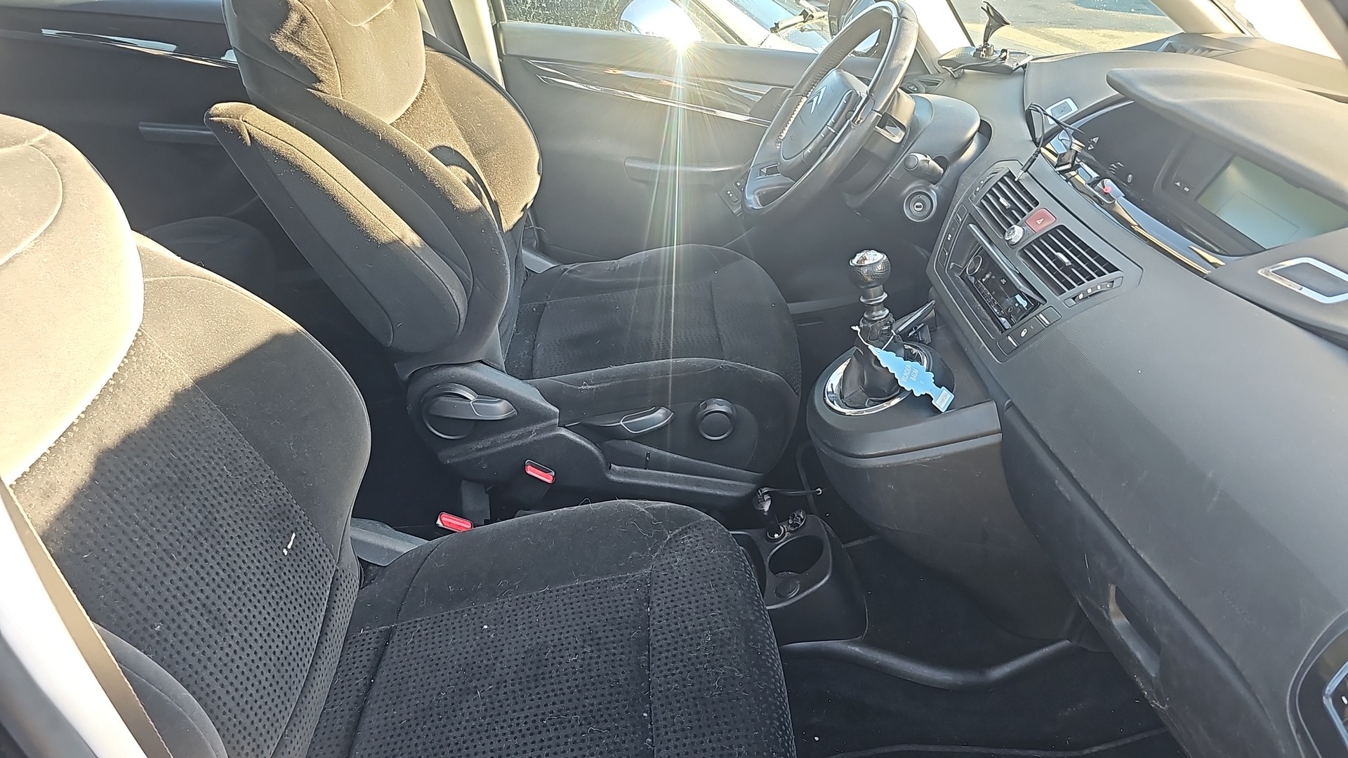 CITROEN Grand C4 Picasso 2.0 HDI Dynamique-image-7