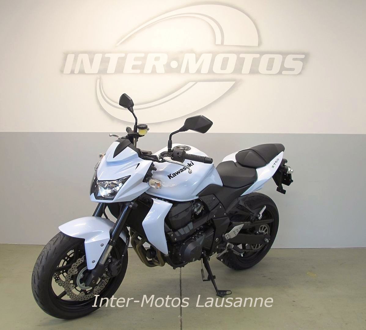 KAWASAKI Z750-showroom-element-2