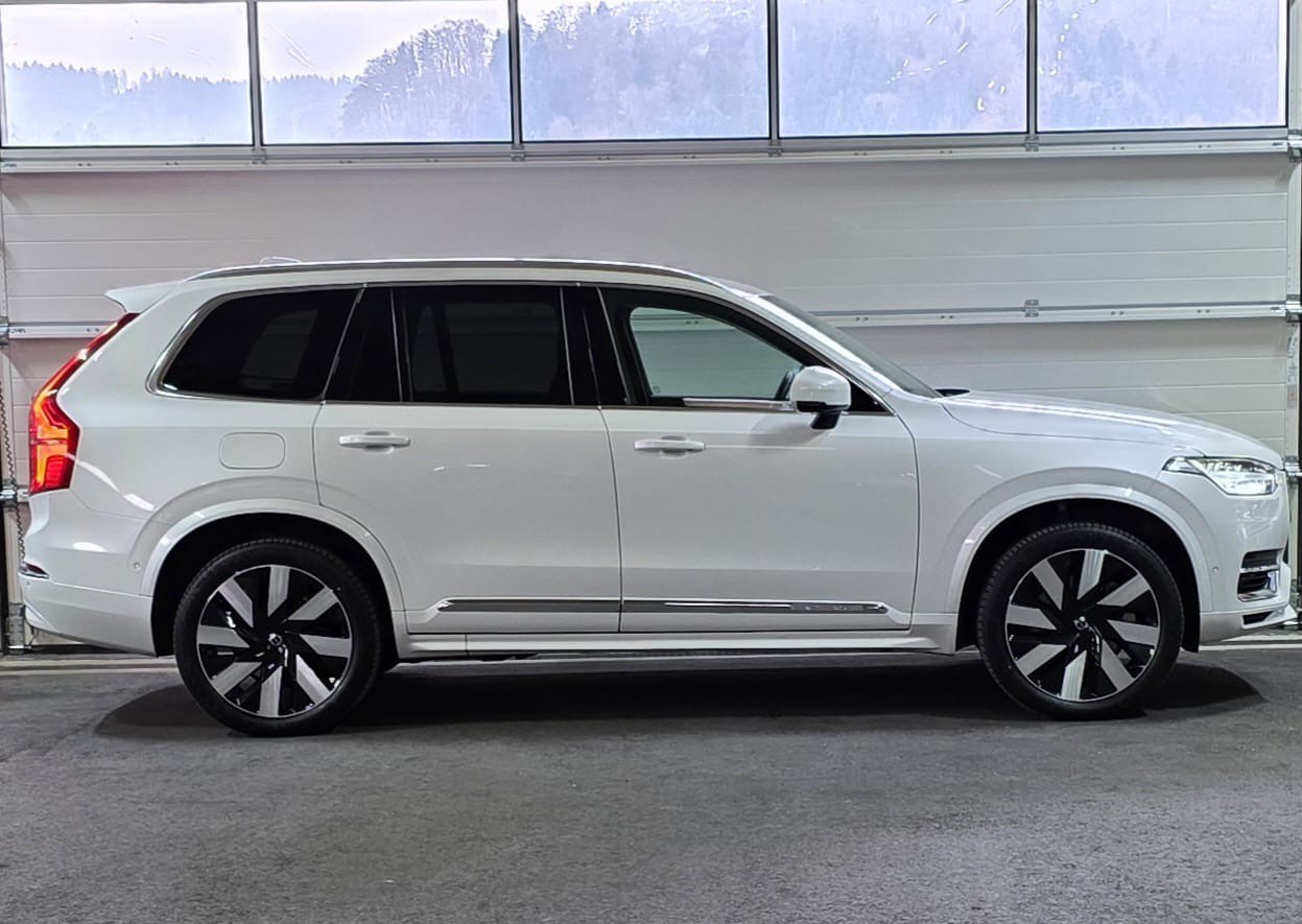 VOLVO XC90 T8 eAWD PluginHybrid Plus Bright *7 Plätzer*-image-5