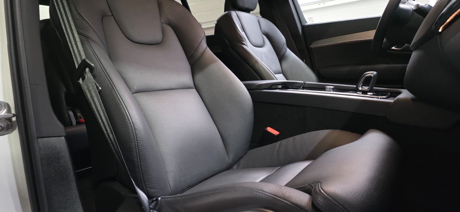 VOLVO XC90 T8 eAWD PluginHybrid Plus Bright *7 Plätzer*-image-7