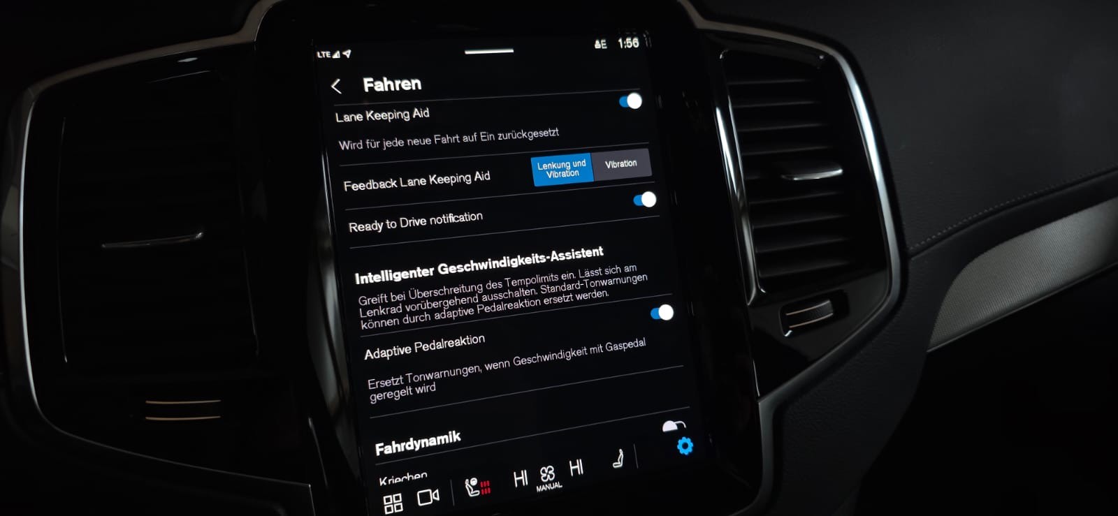 VOLVO XC90 T8 eAWD PluginHybrid Plus Bright *7 Plätzer*-image-21