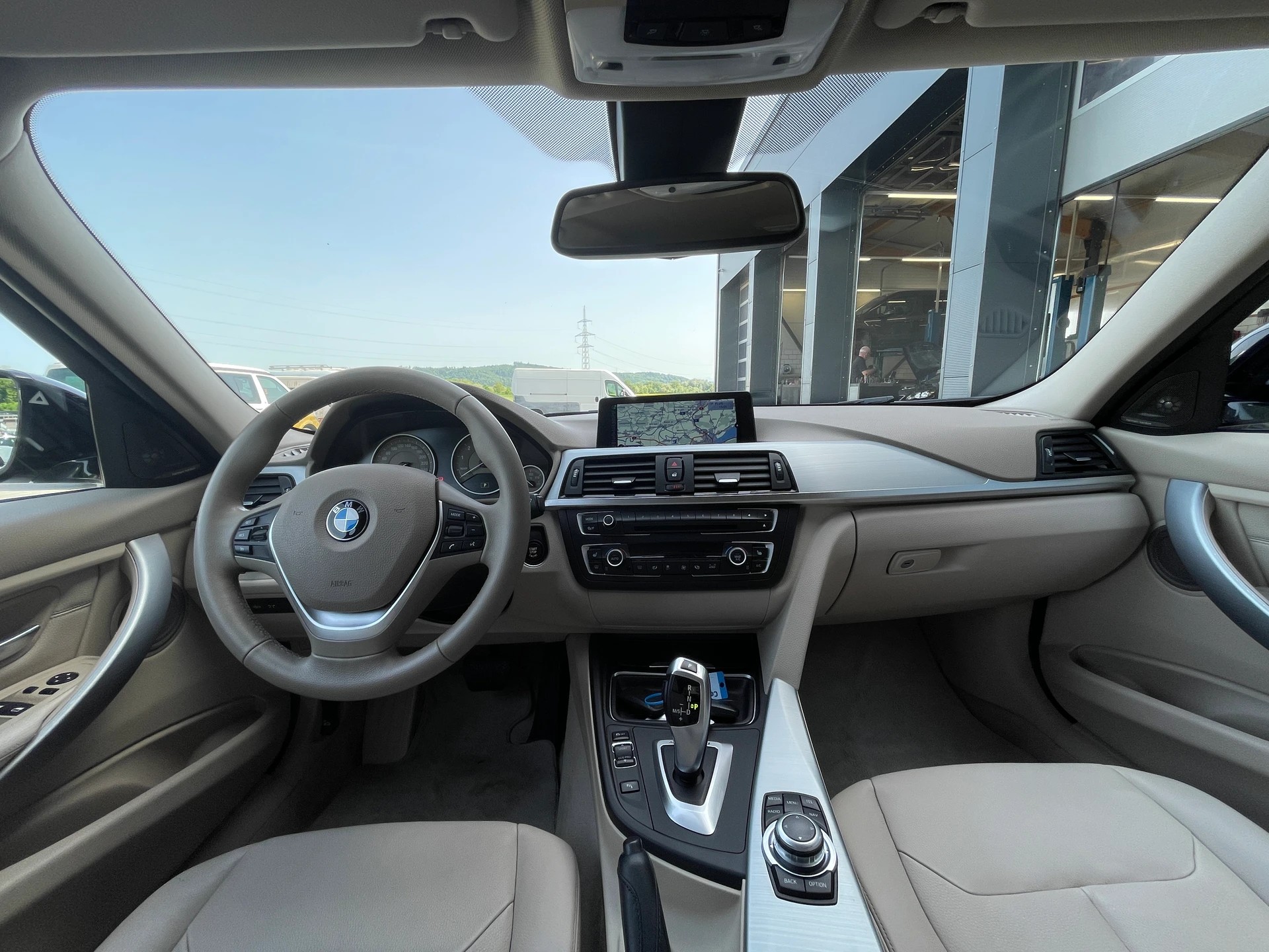 BMW ActiveHybrid 3 Luxury Line Steptronic-image-7