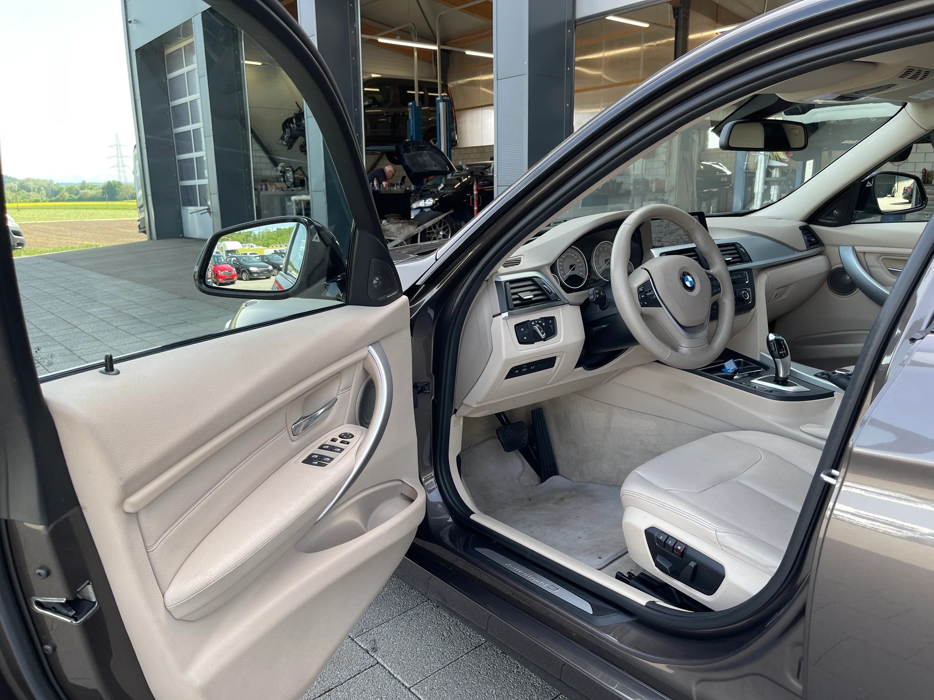BMW ActiveHybrid 3 Luxury Line Steptronic-image-6