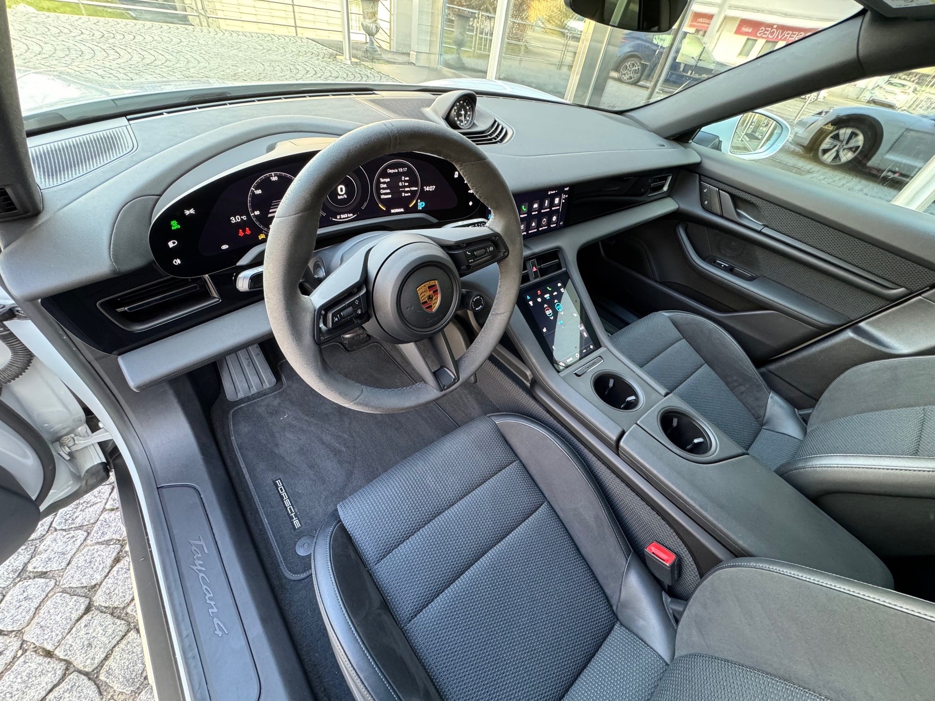 PORSCHE Taycan 4 Cross Turismo-image-6
