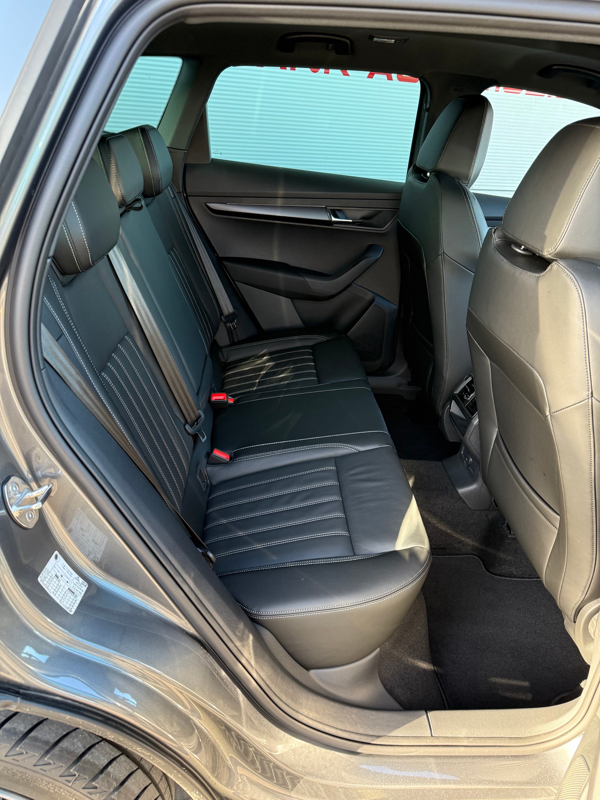 SKODA Karoq 2.0 TSI SportLine 4x4 DSG / VENDUE VERKAUFT-image-7