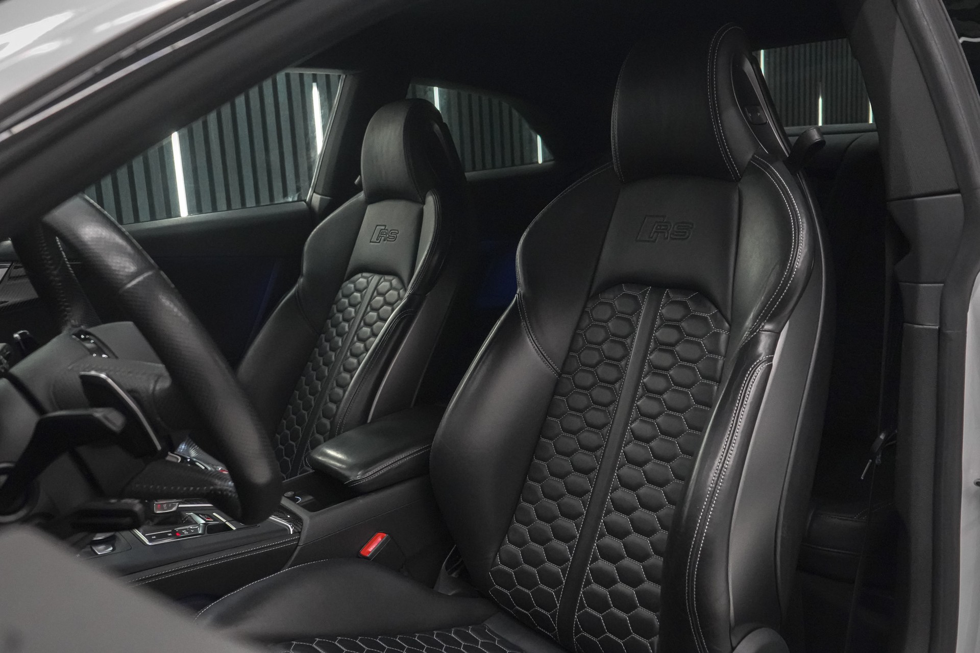 AUDI RS5 COUPÉ 2.9 TFSI QUATTRO TIPTRONIC / WHITE&BLACK / CH-FZ-image-19