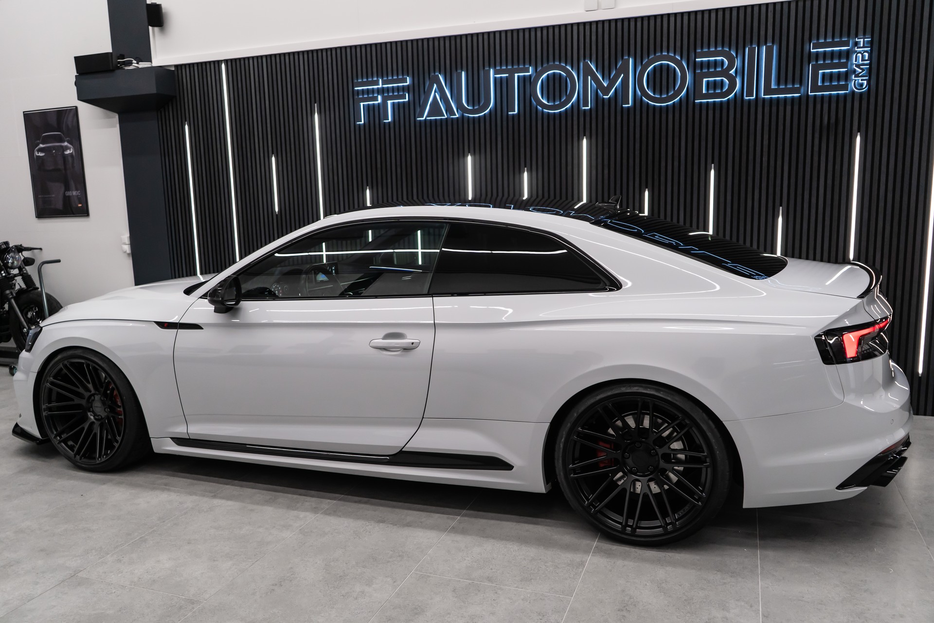 AUDI RS5 COUPÉ 2.9 TFSI QUATTRO TIPTRONIC / WHITE&BLACK / CH-FZ-image-10
