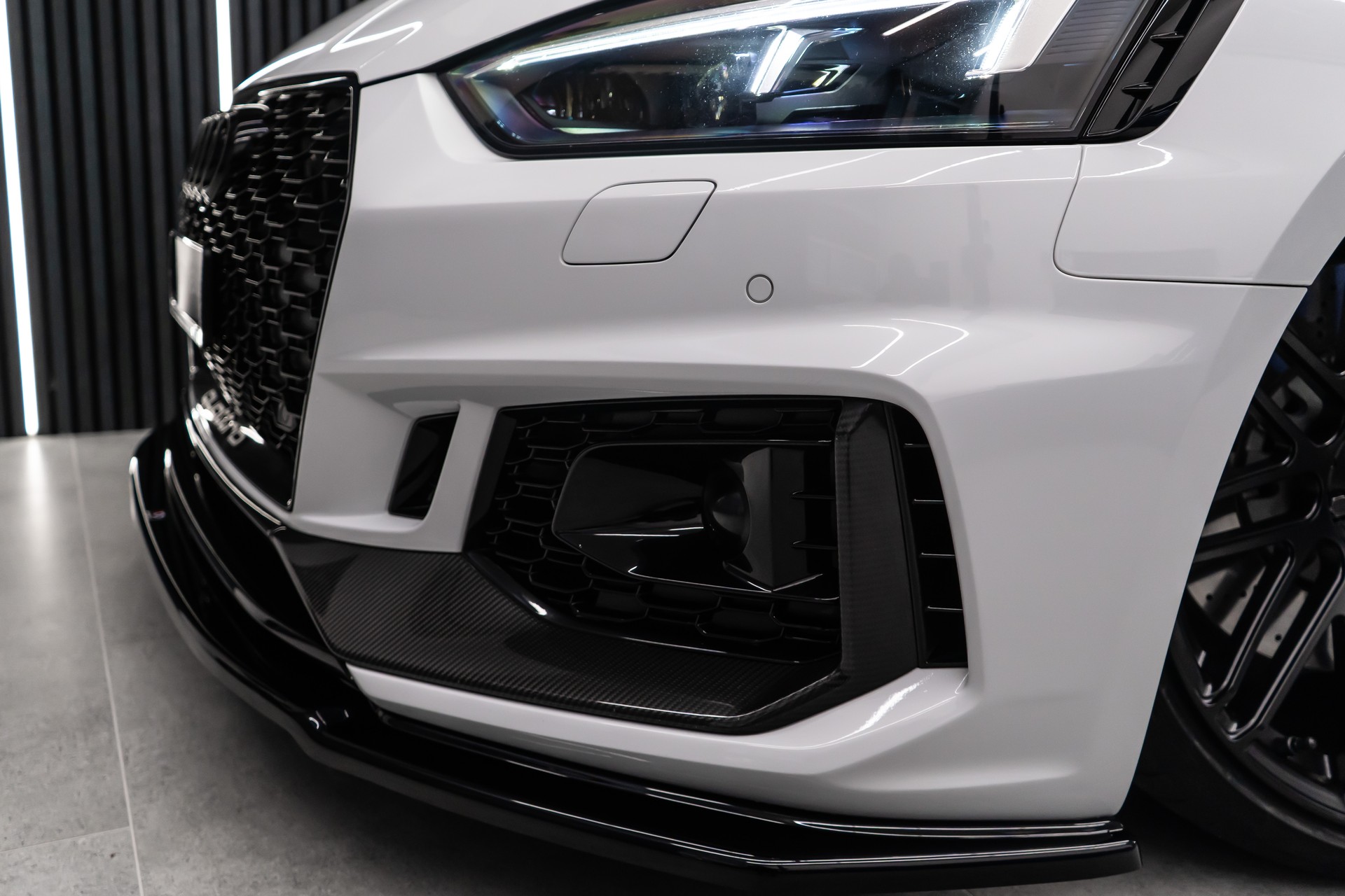 AUDI RS5 COUPÉ 2.9 TFSI QUATTRO TIPTRONIC / WHITE&BLACK / CH-FZ-image-6